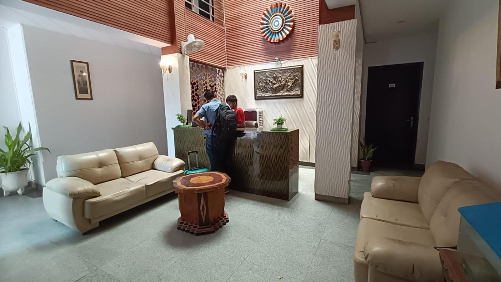 Amita Residency By Staykr 3* Gurgaon