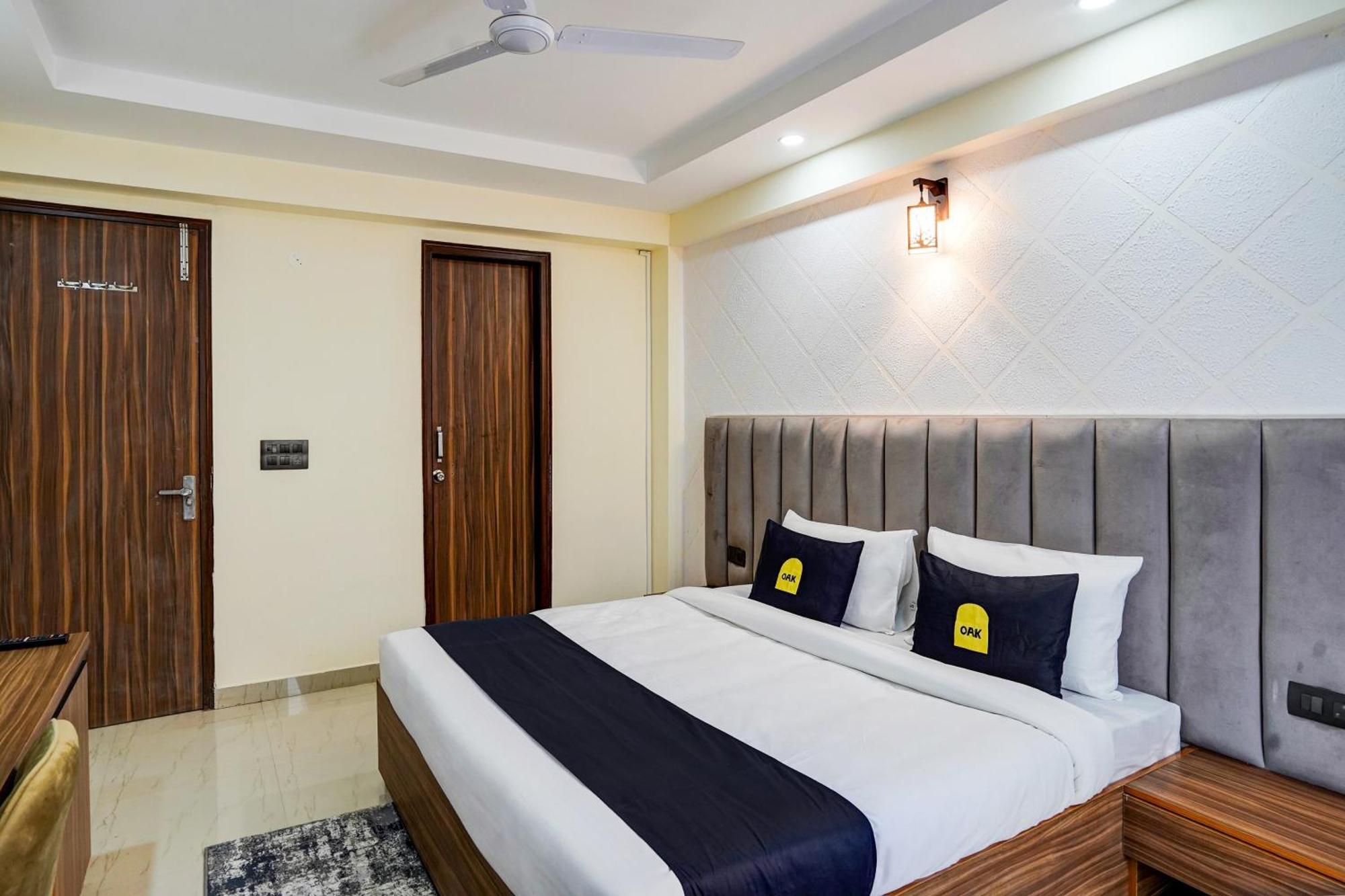 Collection O Dm 45 Hotel Gurgaon