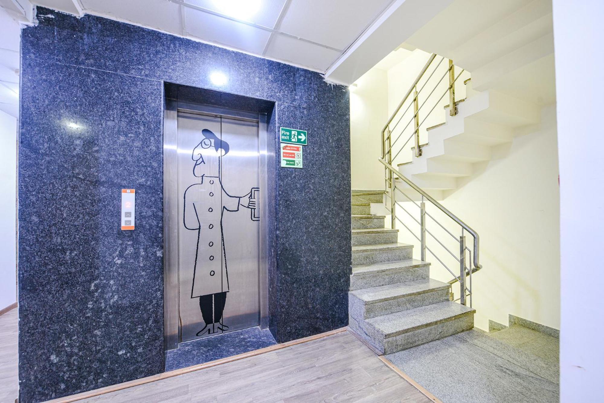 Hotel Fabhotel Old Meple Leaf Gurgaon