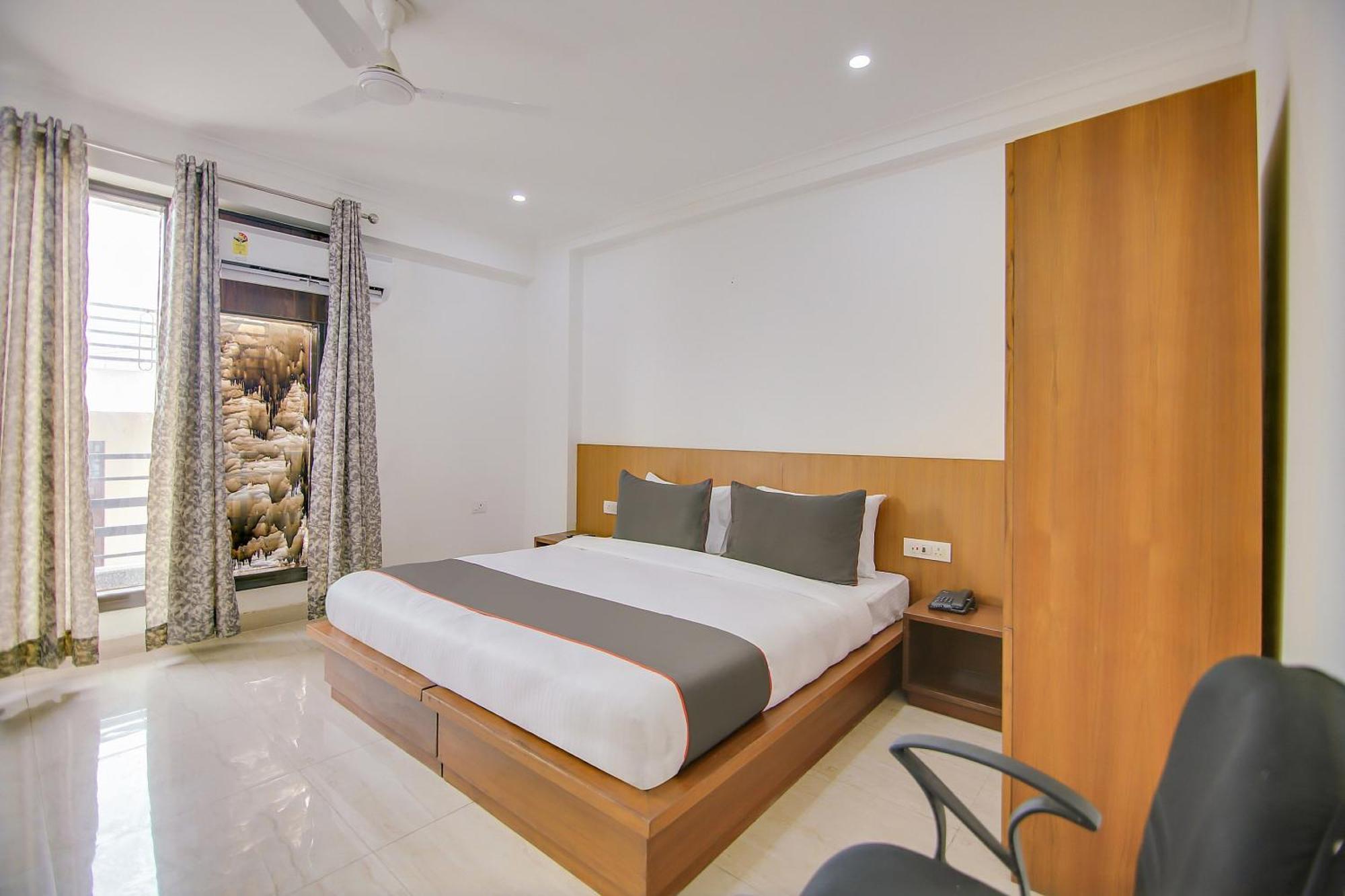 Collection O Near Appu Ghar Hotel 3*