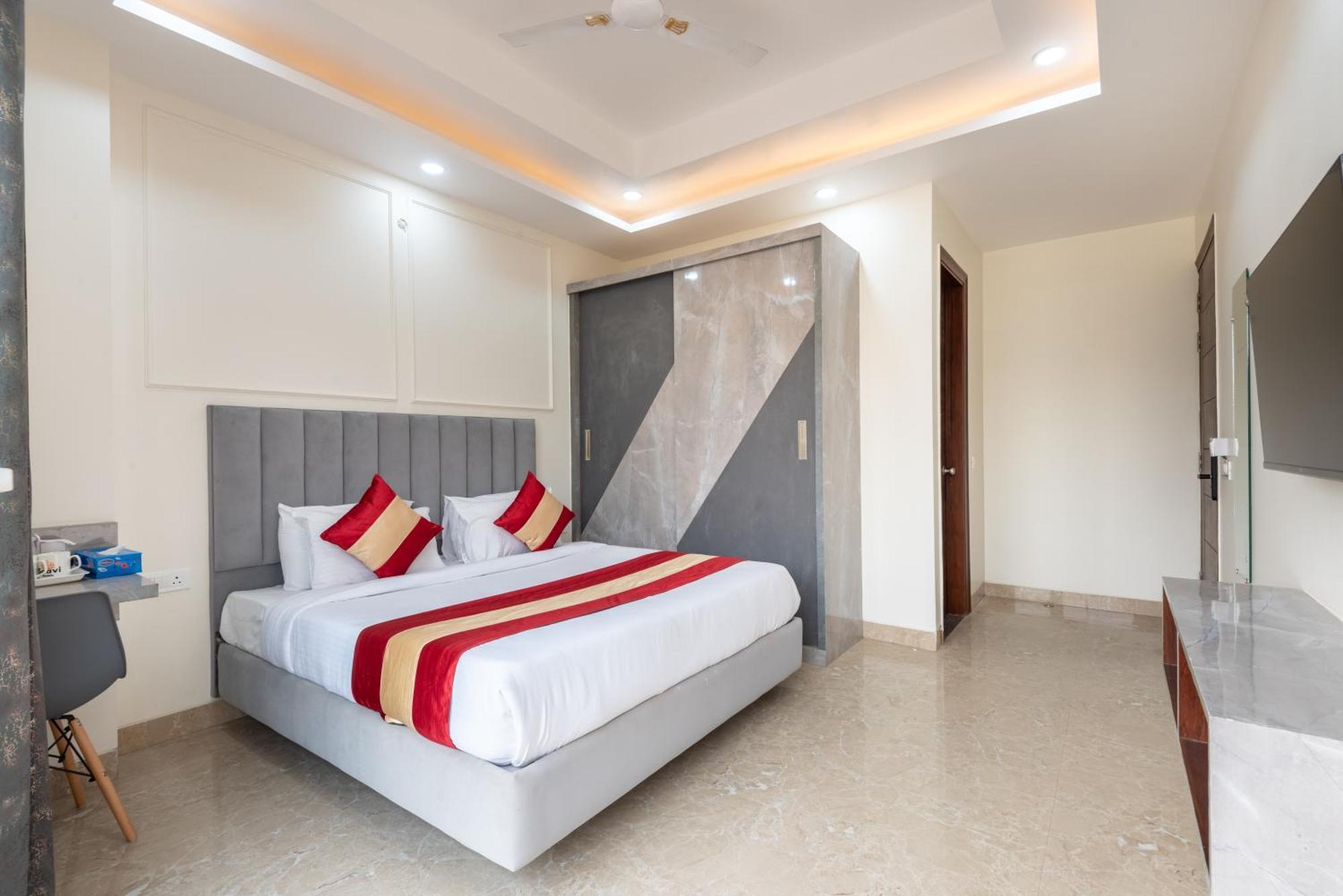 Saavi Sector- 45 Hotel Gurgaon