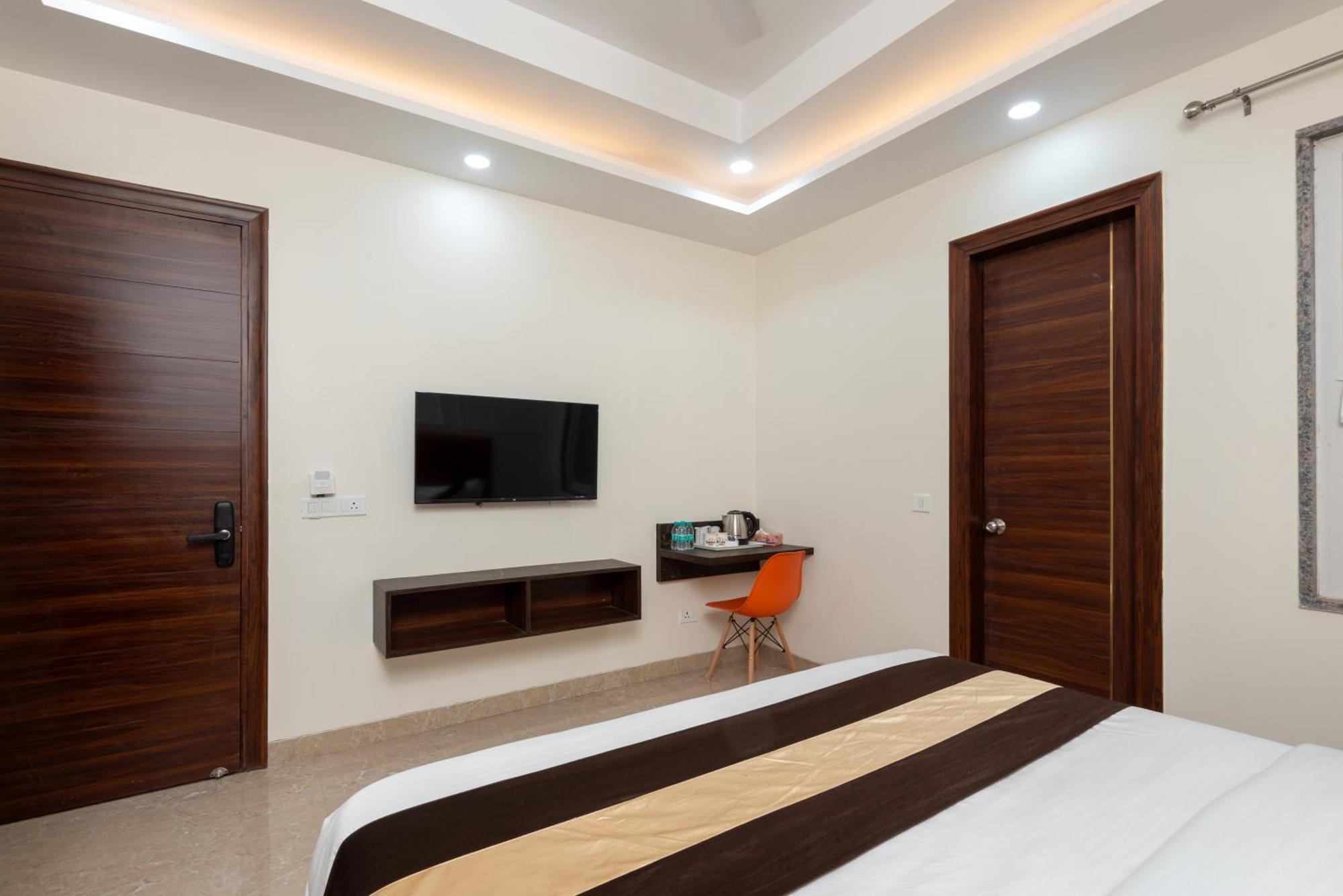 Saavi Sector- 45 Hotel Gurgaon