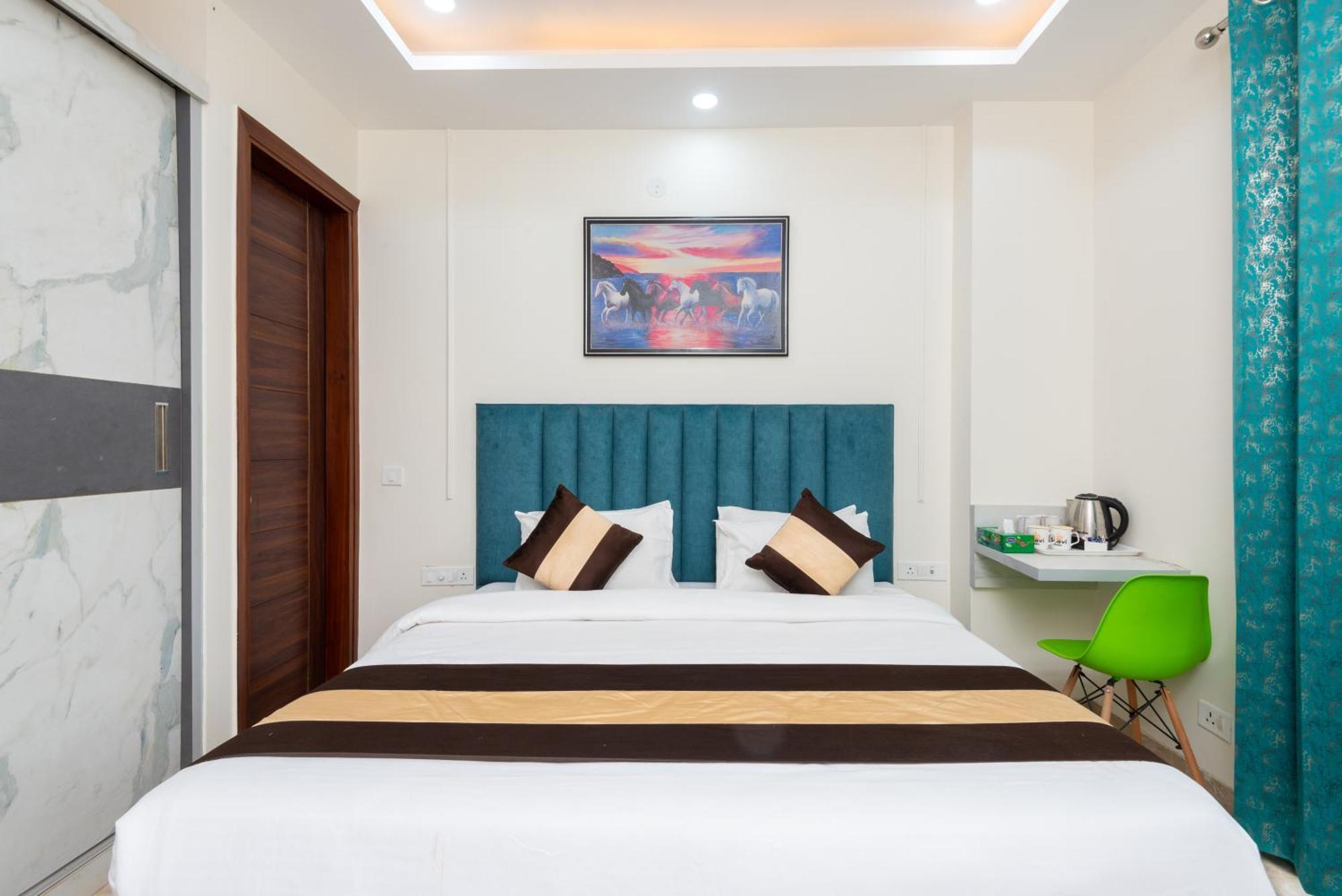 Saavi Sector- 45 Hotel Gurgaon