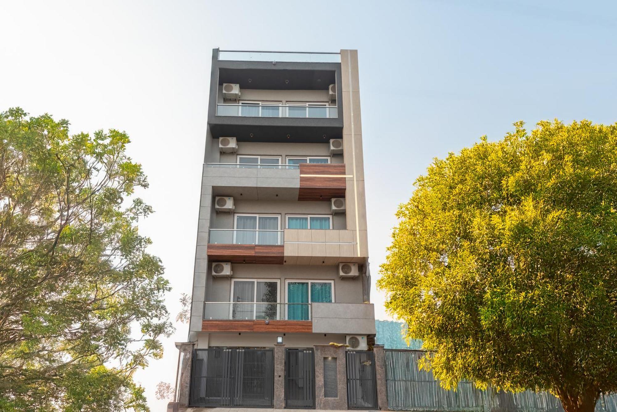 Hotel Saavi Sector- 45 Gurgaon