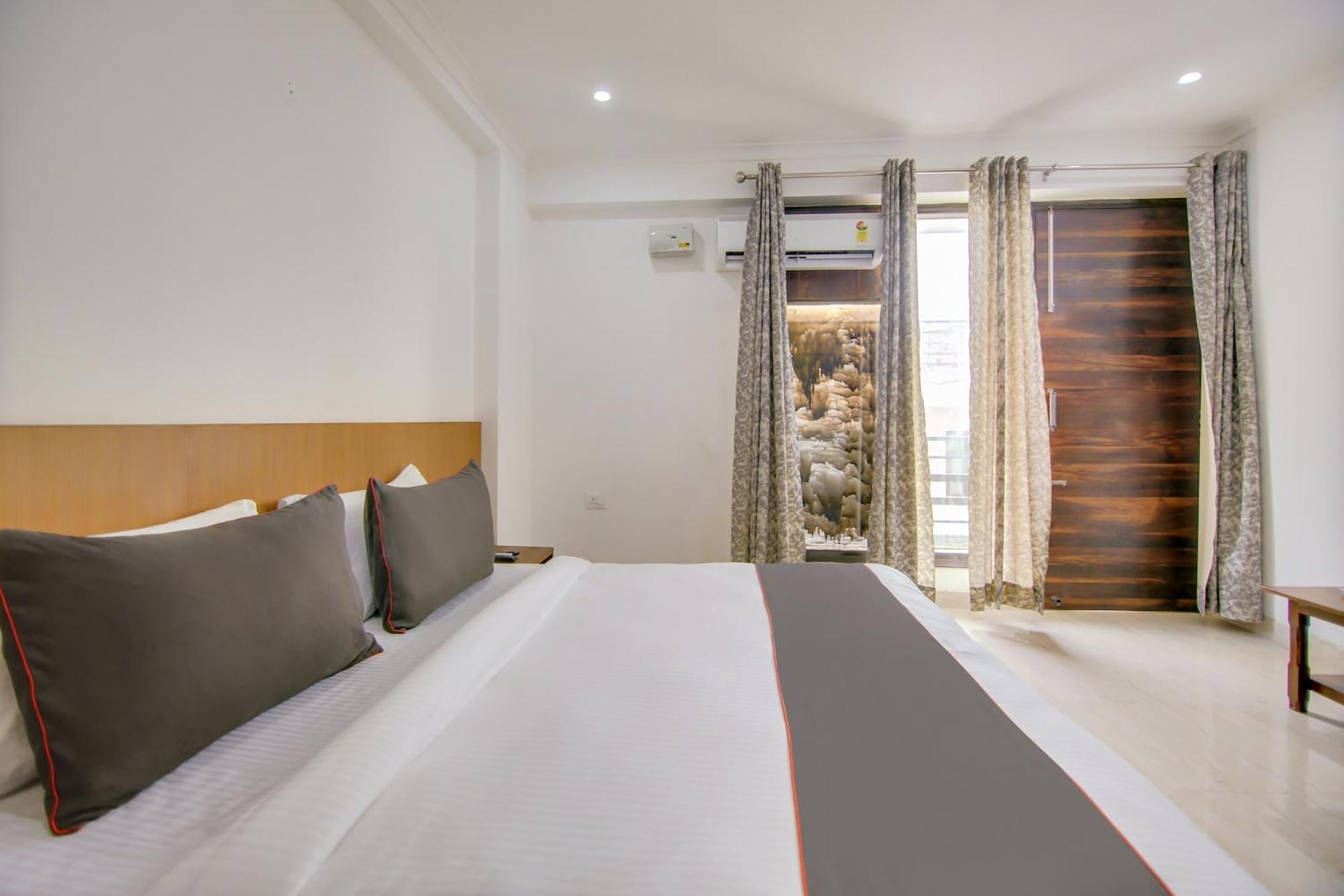 Hotel Collection O Near Appu Ghar 3*