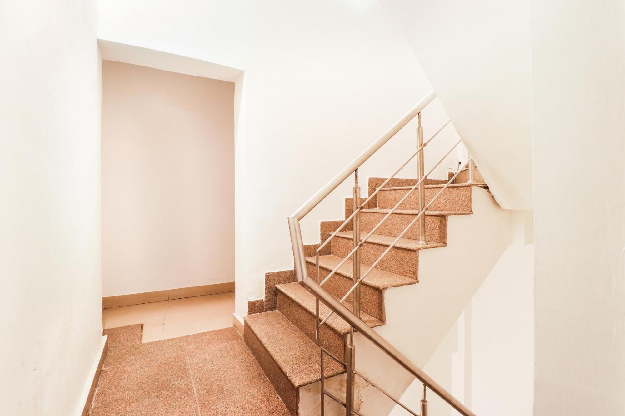 Hotel O Moonlight Residency