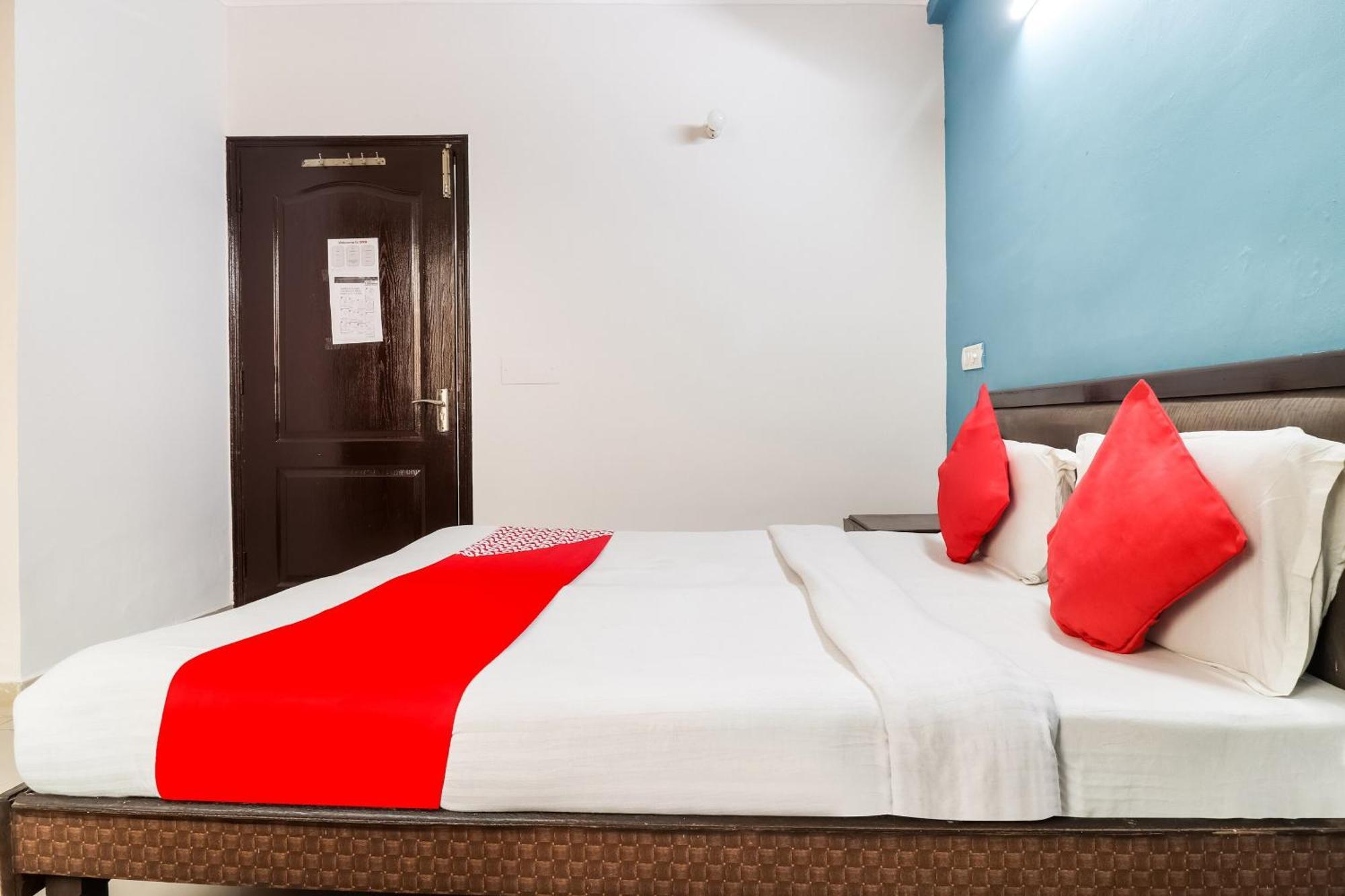 Hotel O Moonlight Residency Gurgaon