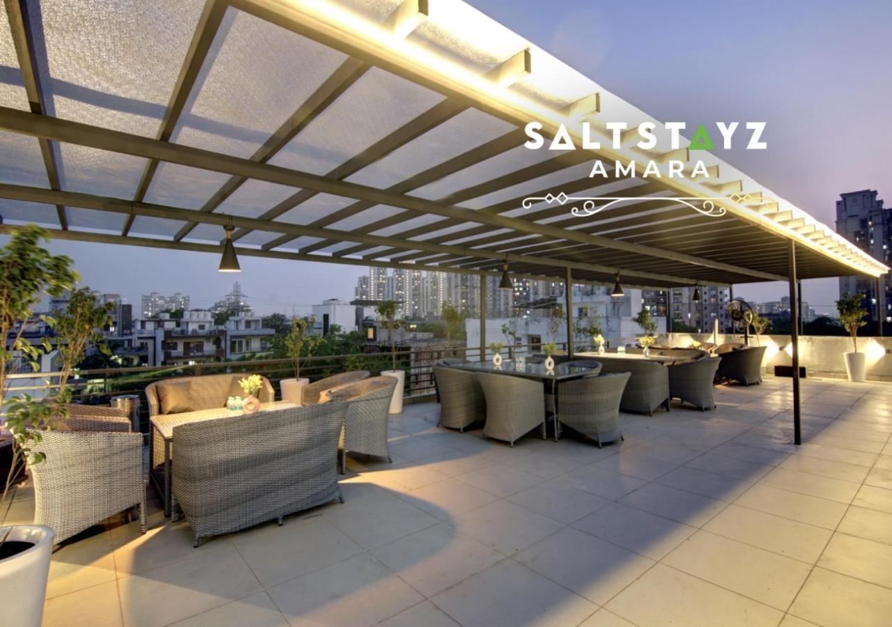 Saltstayz Premier - Galleria Market Road & Sector 27