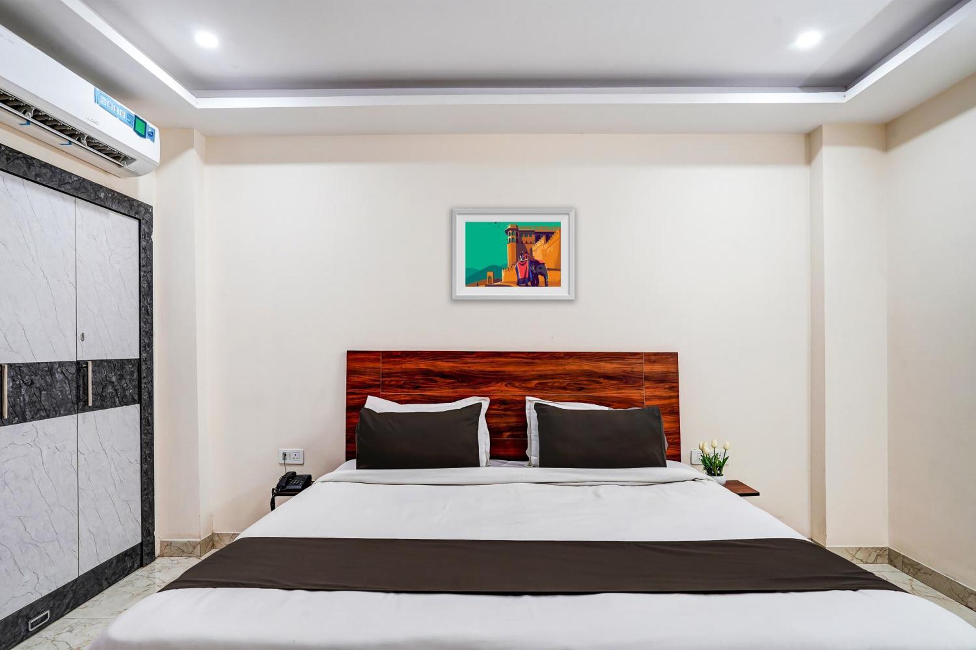 O Star Corporate Near Omaxe Celebration Mall Hotel