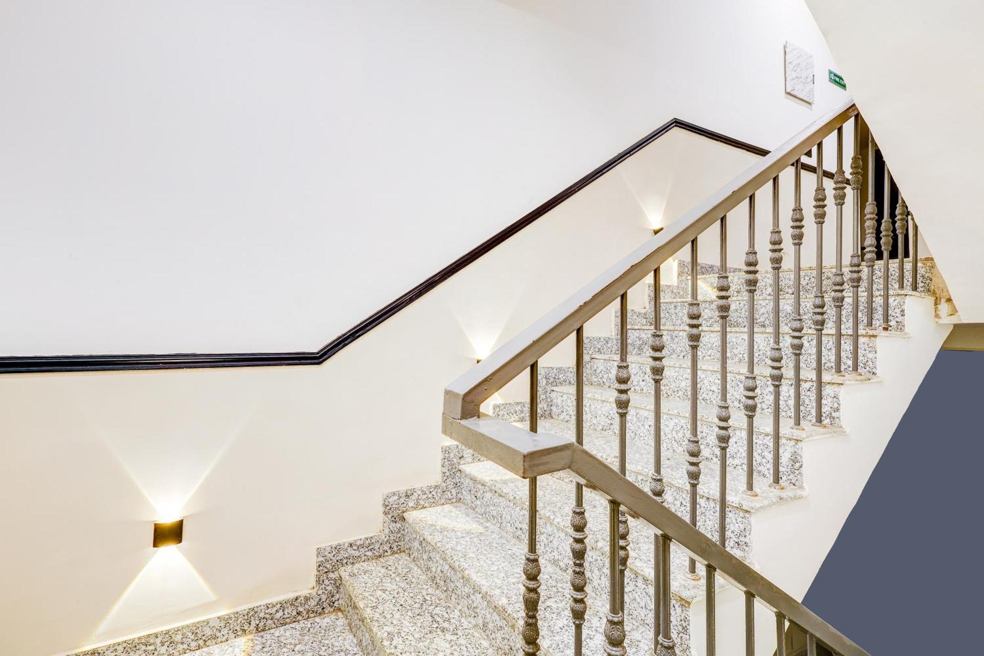 Hotel Super Townhouse Oak Udyog Vihar 4*