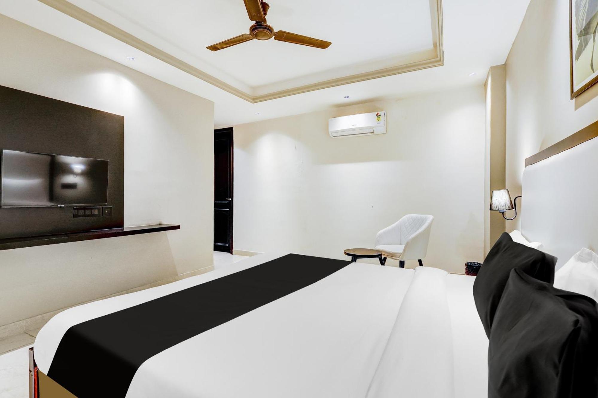 Hotel Super Townhouse Oak Udyog Vihar Gurgaon