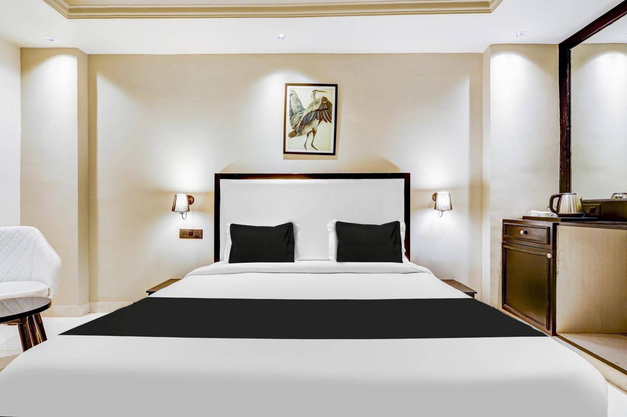 Super Townhouse Oak Udyog Vihar