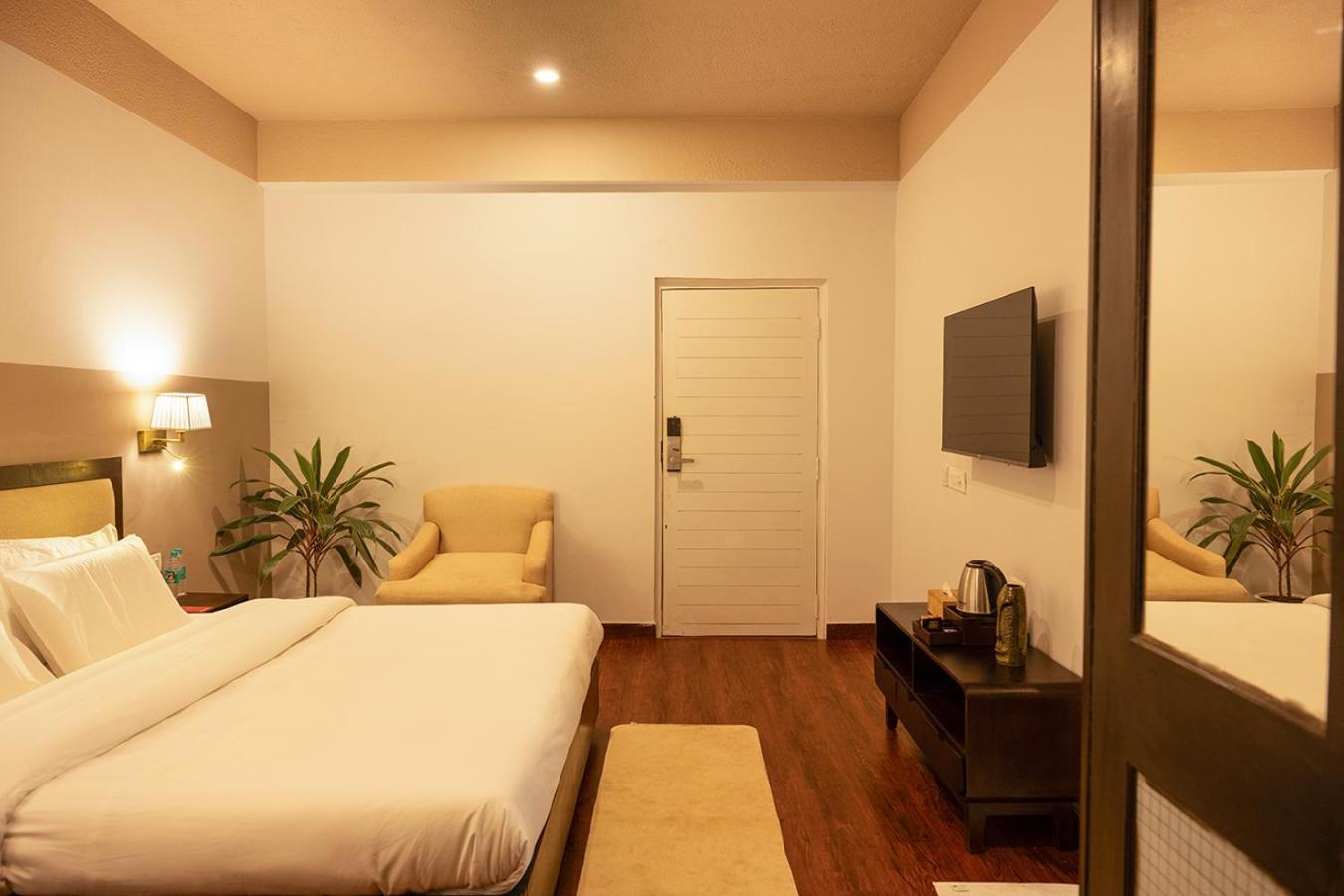 Firebrick Boutique Residences - Amethyst House Hotel