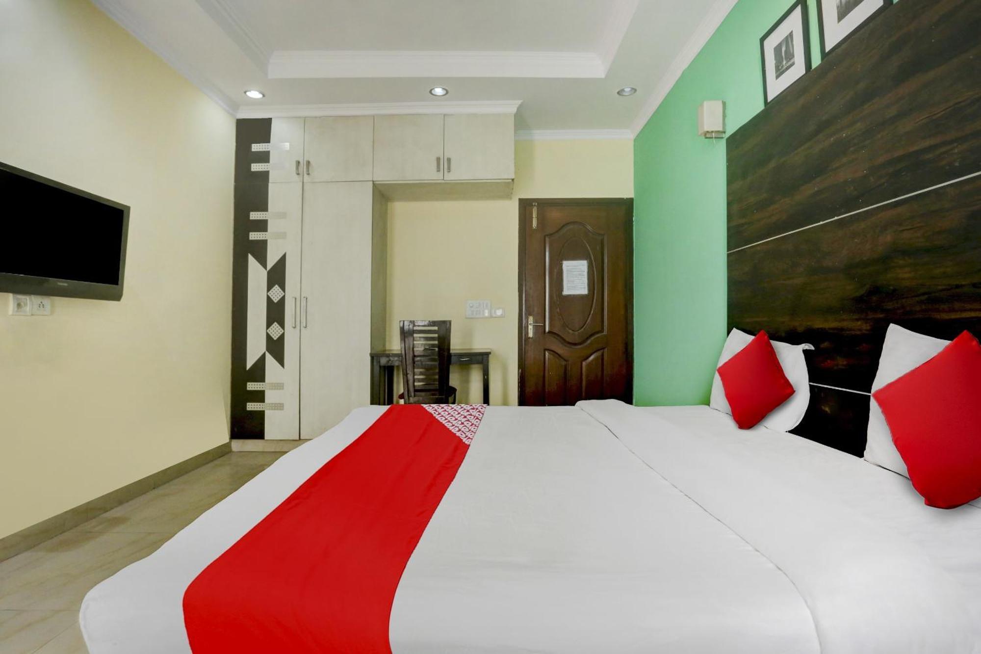 Collection O Ramjas Star Residency Near Appu Ghar