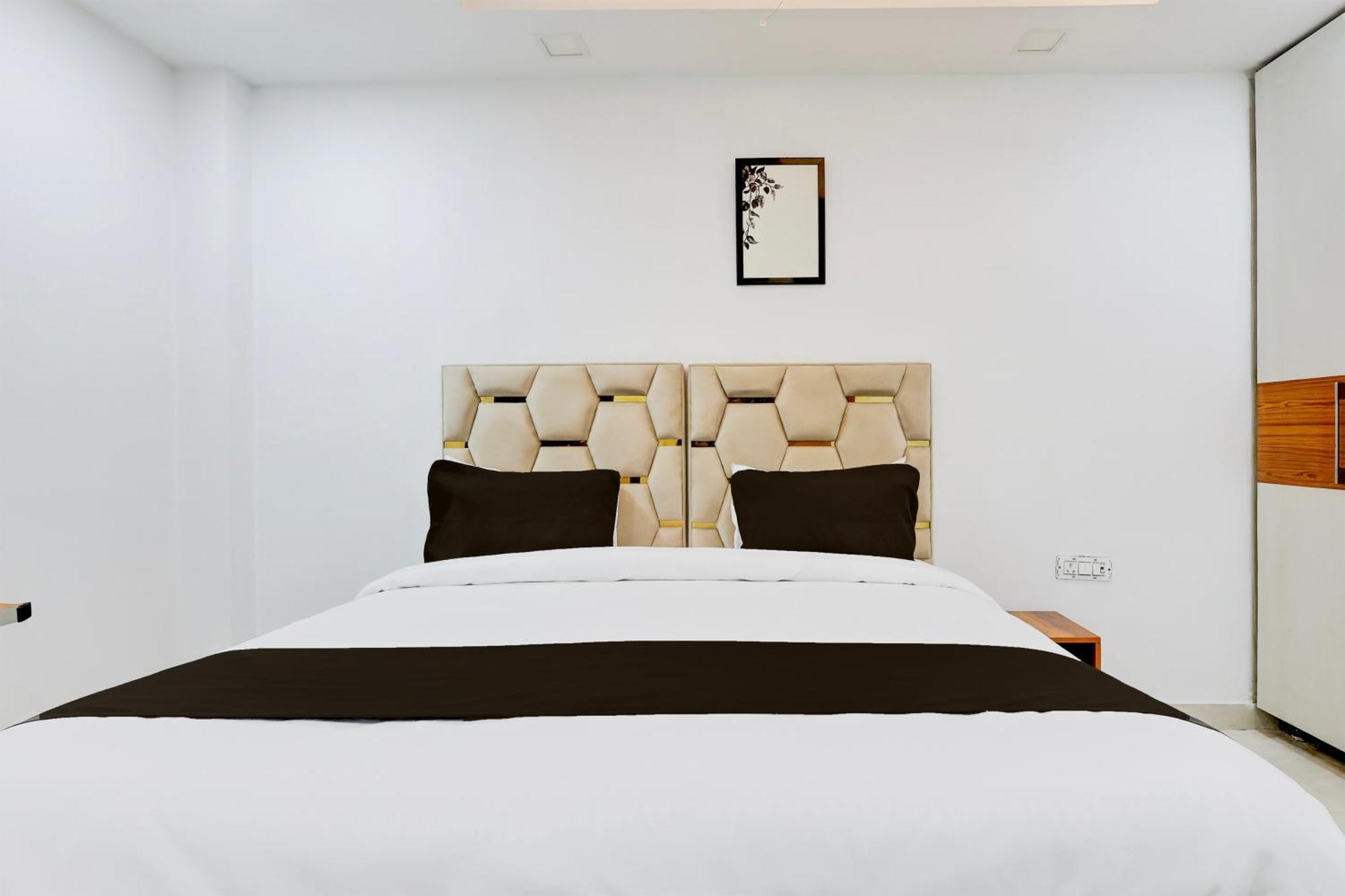 Collection O Deep Residency Hotel Gurgaon