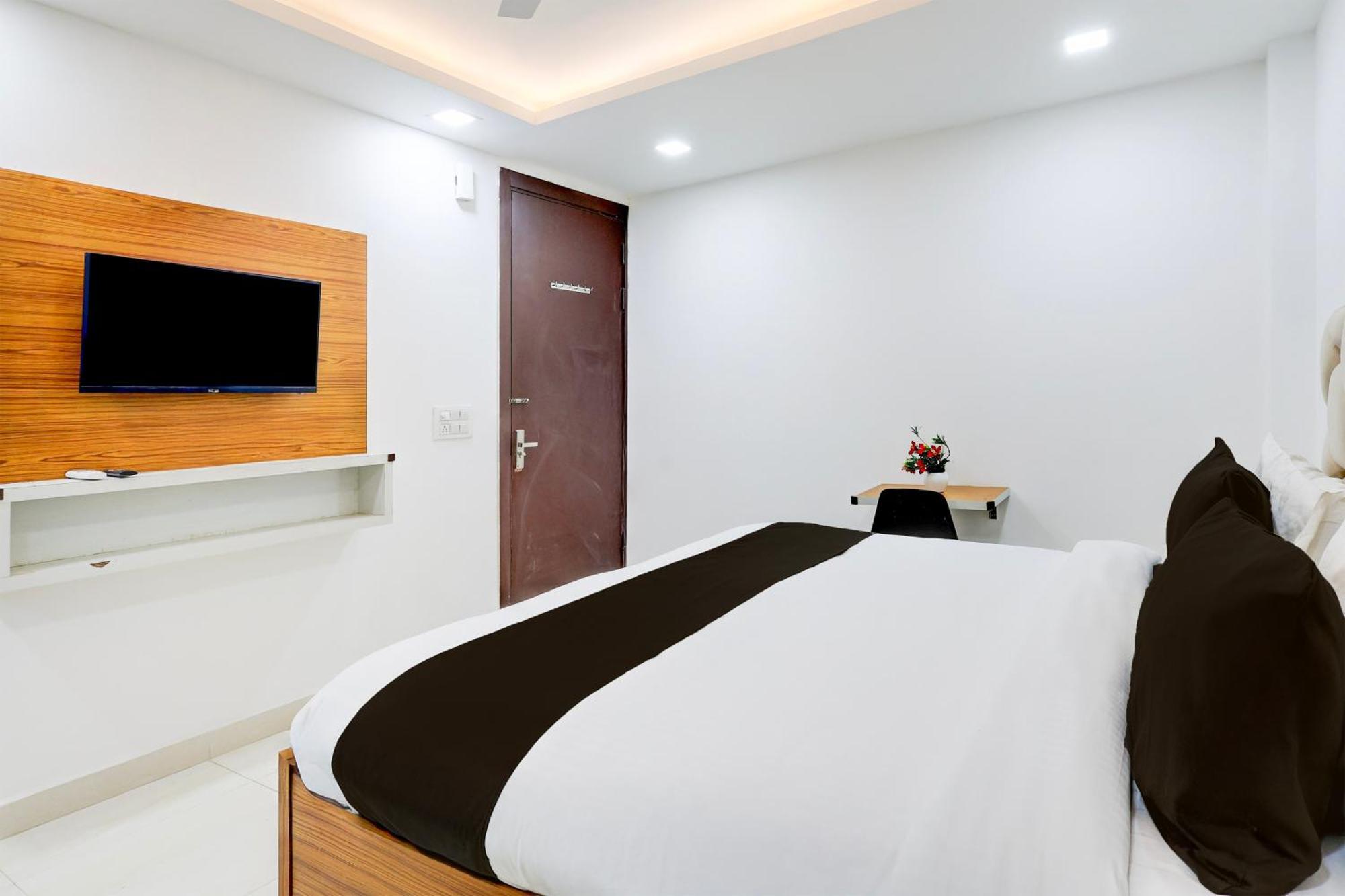 Collection O Deep Residency Hotel Gurgaon