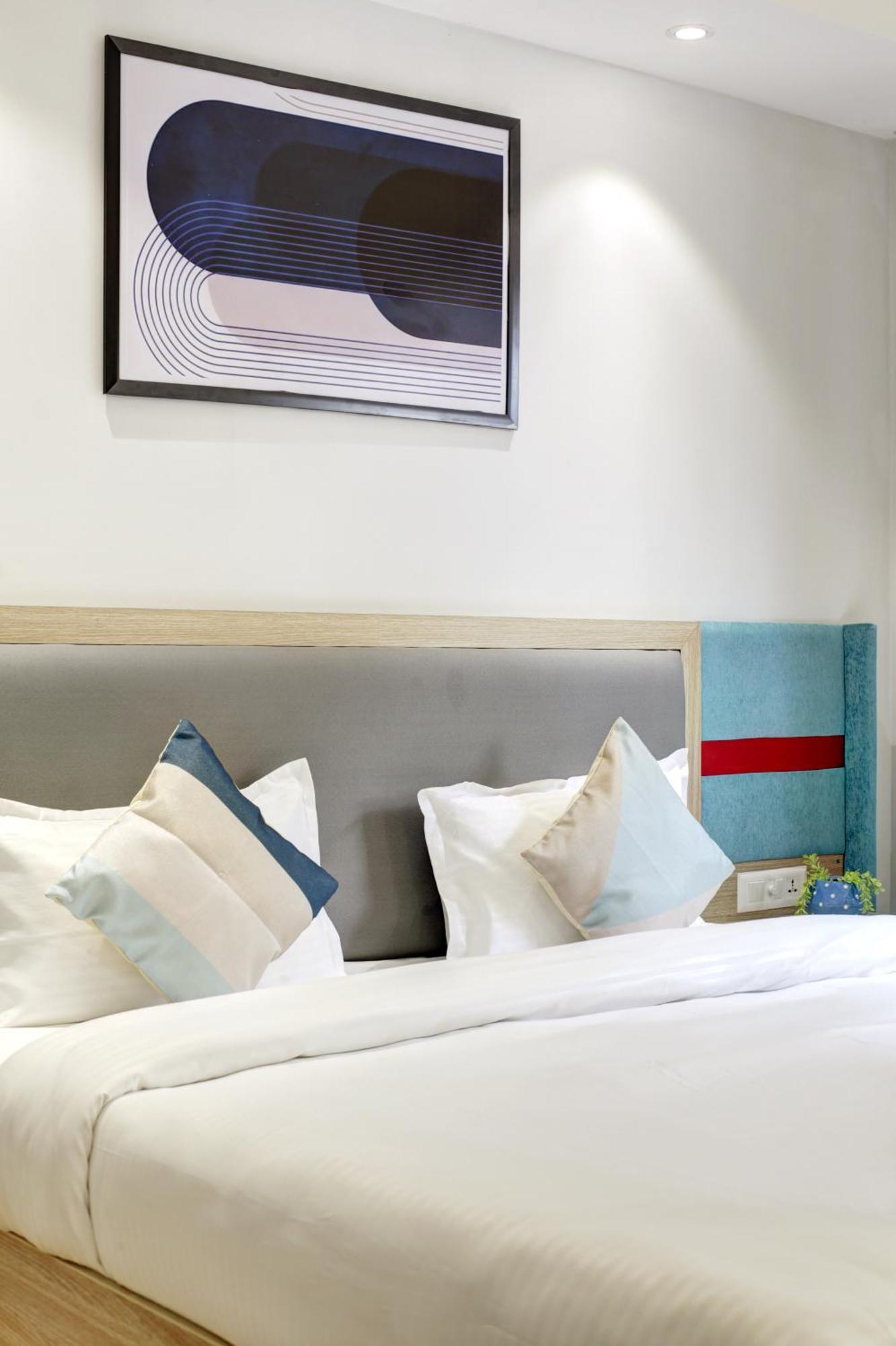 Flxho Cyber One - And Banquet Cyber City Hotel 3*