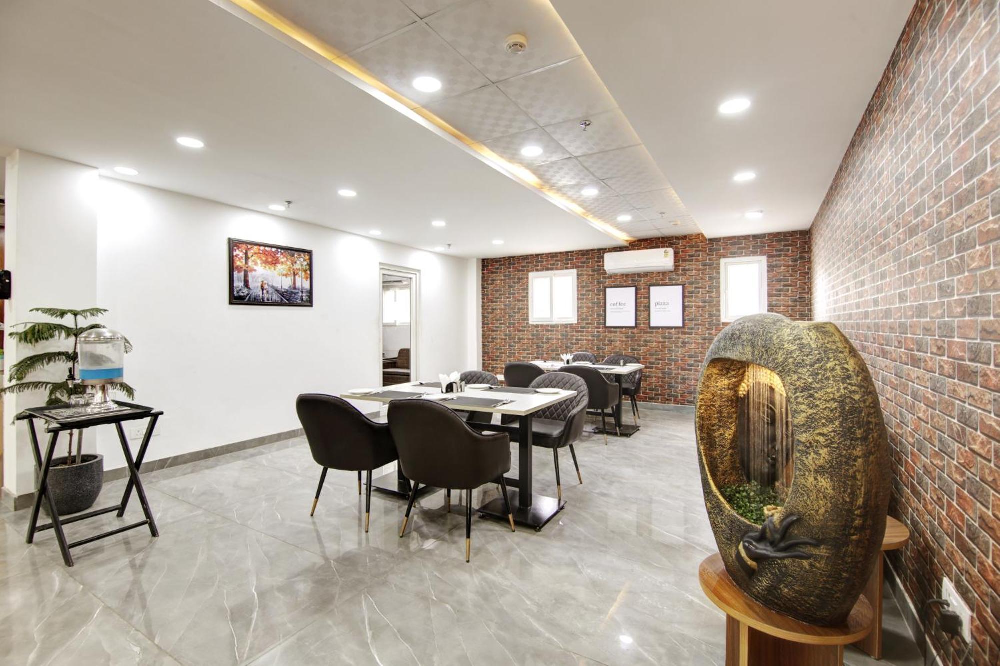 Hotel Flxho Cyber One - And Banquet Cyber City