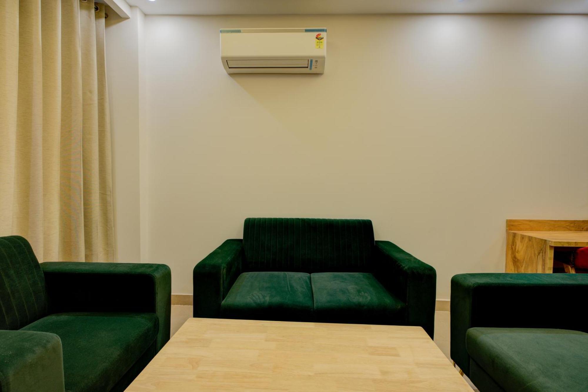 1 Bhk Serviced Apartments Sector 52 Near Millennium City Centre Metro Station *