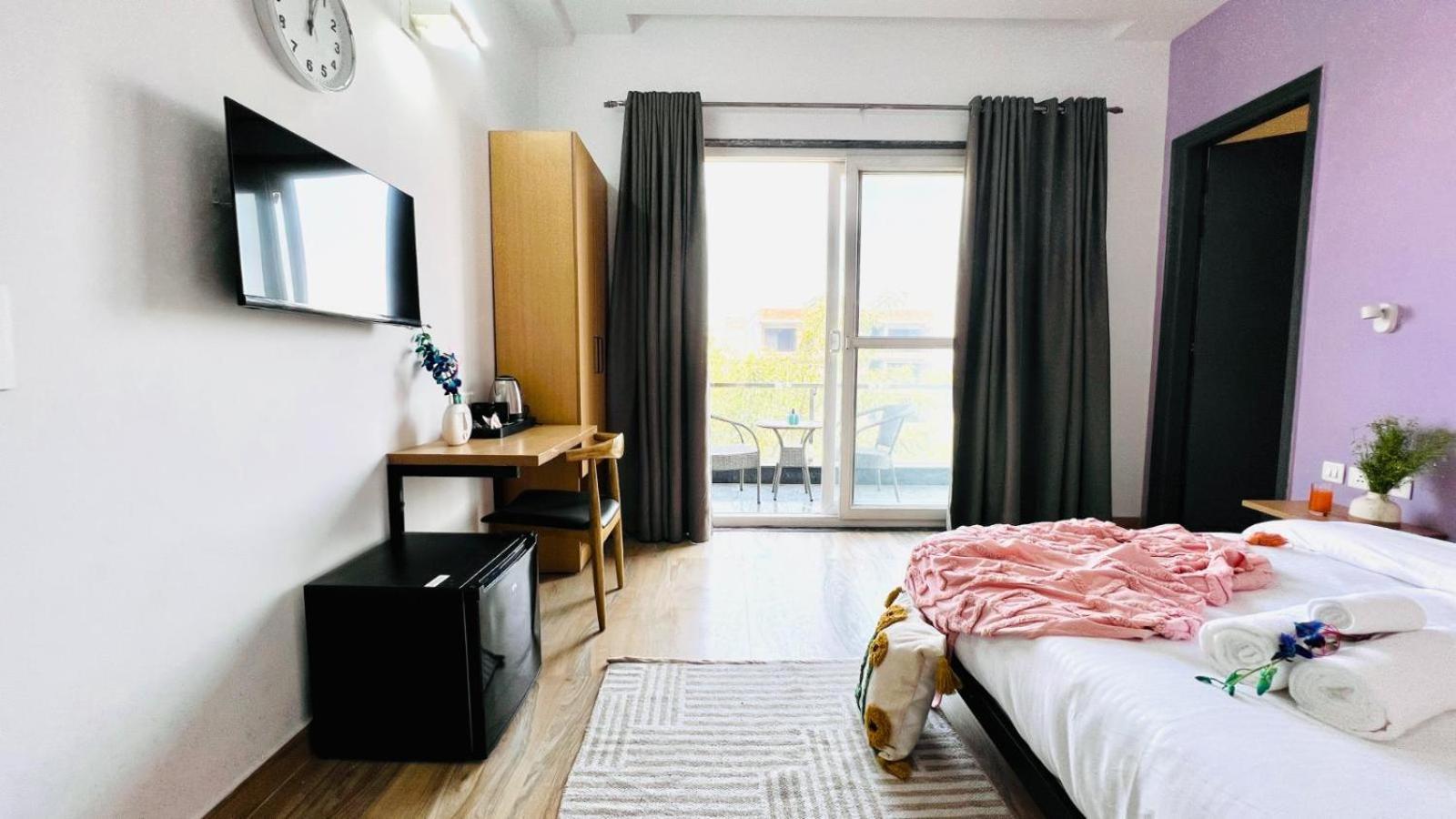 Hotel Bluo Medicity - Gurgaon