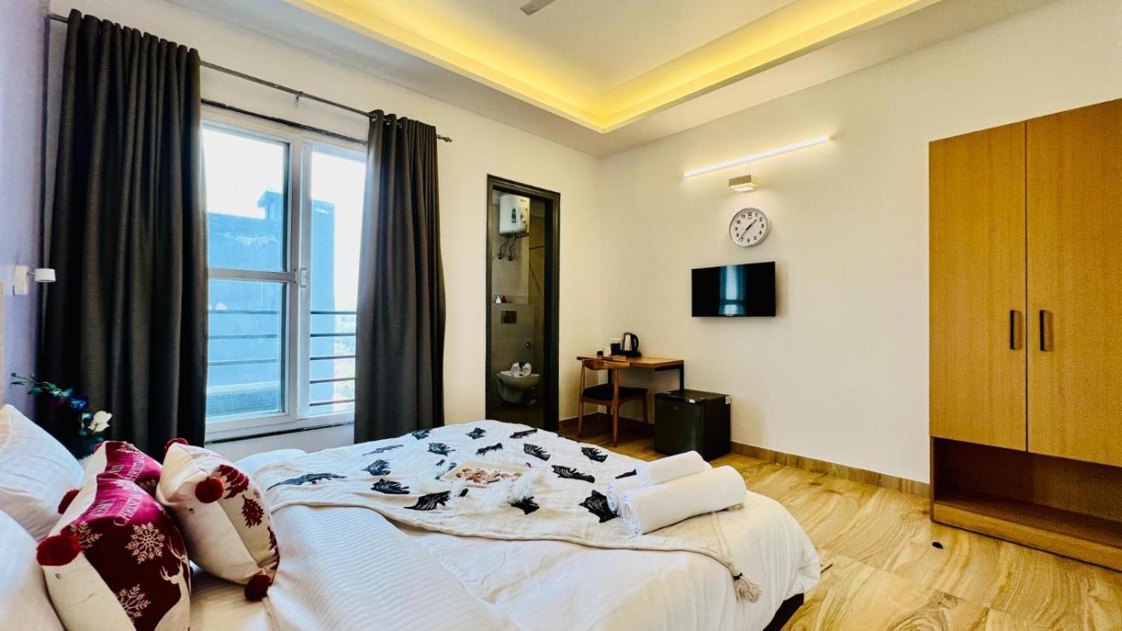 Hotel Bluo Medicity - Gurgaon