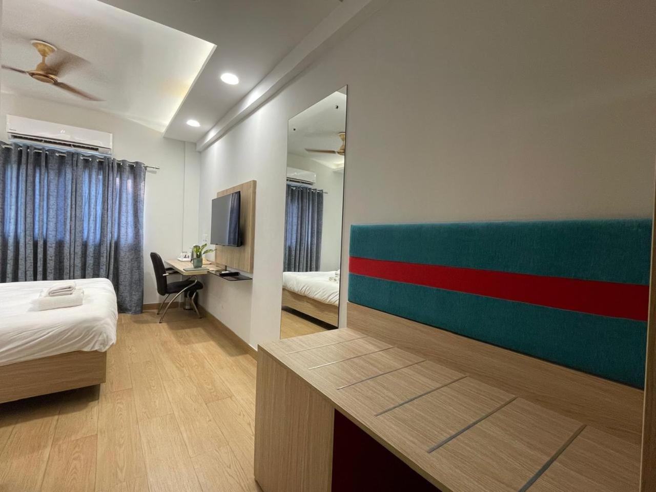 Flxho Cyber One - And Banquet Cyber City Hotel 3*