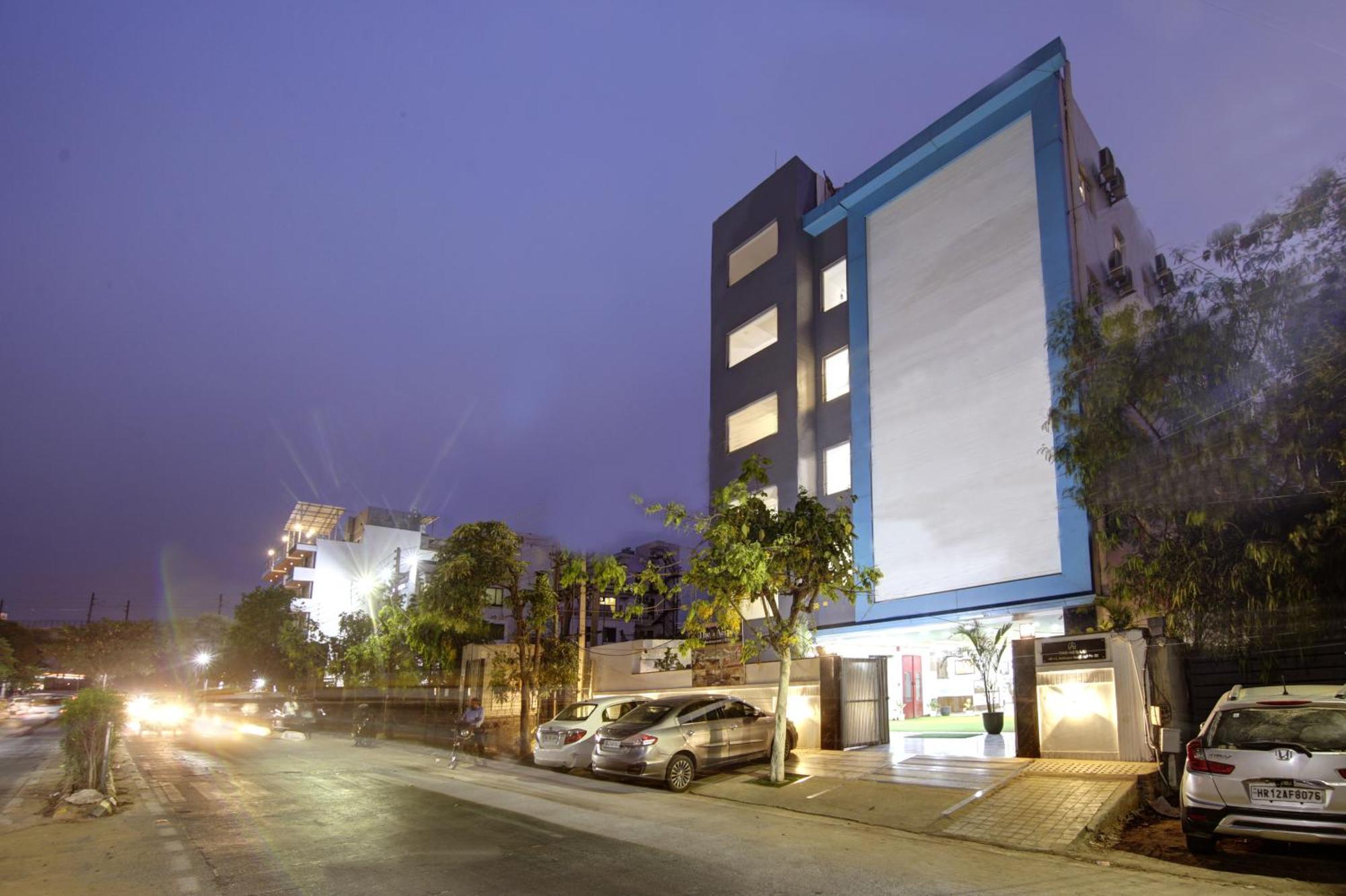Flxho Cyber One - And Banquet Cyber City Hotel 3*