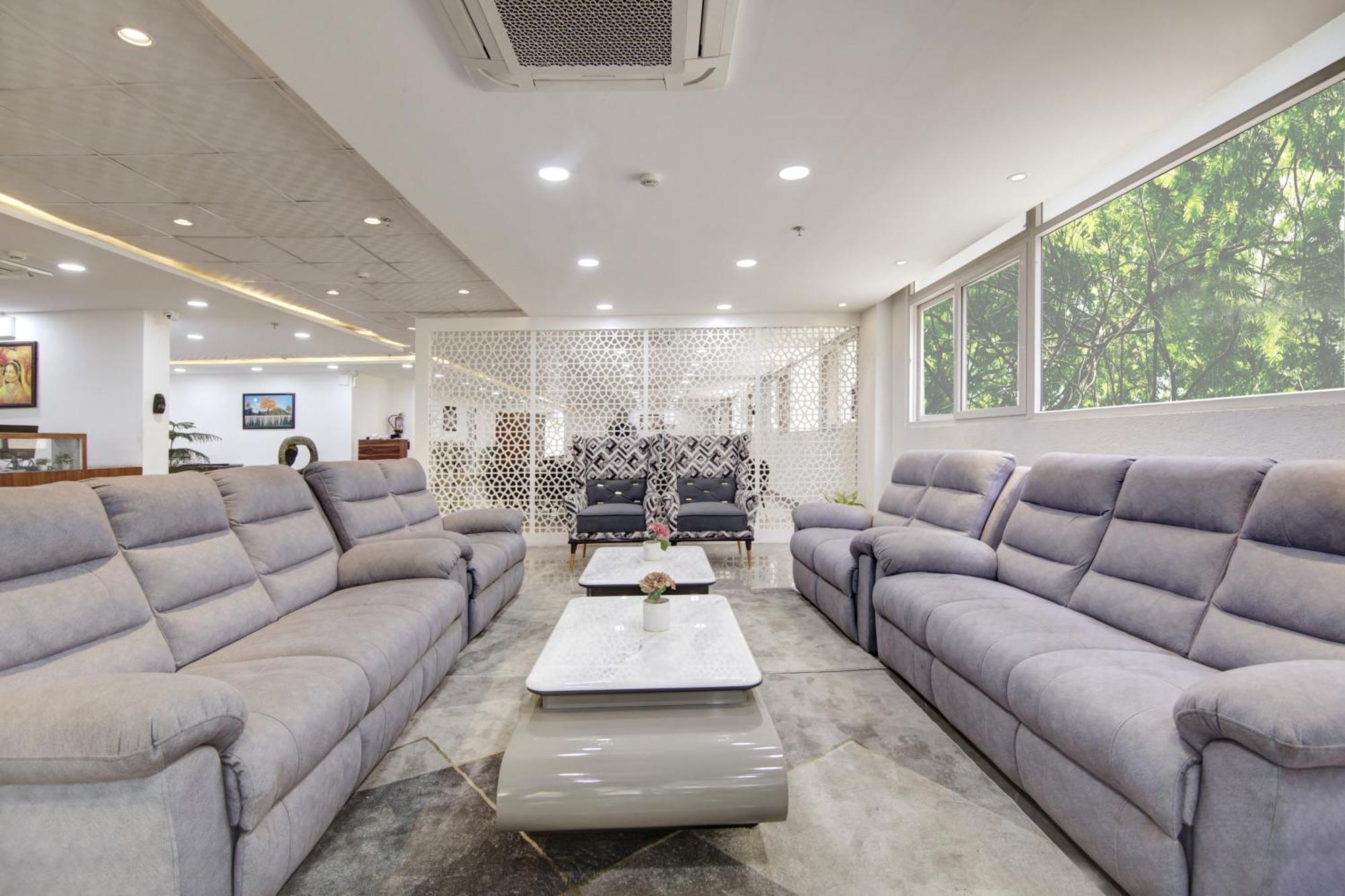 Flxho Cyber One - And Banquet Cyber City Hotel 3*