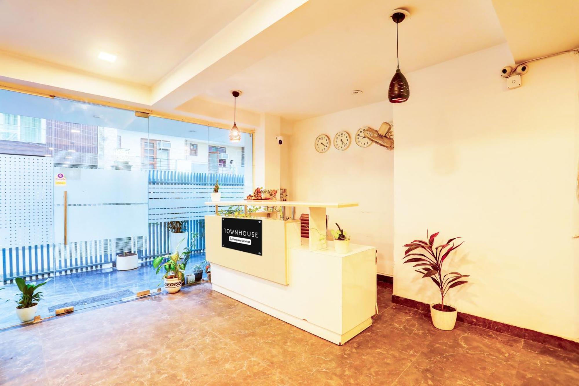 Super Townhouse Sector 52 Near Artemis Hospital Gurgaon