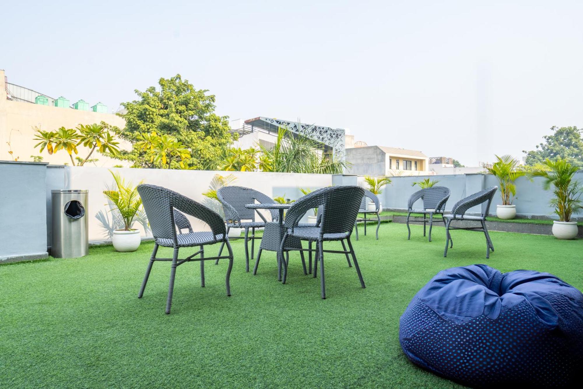 Housr Phase 1 Hotel Gurgaon