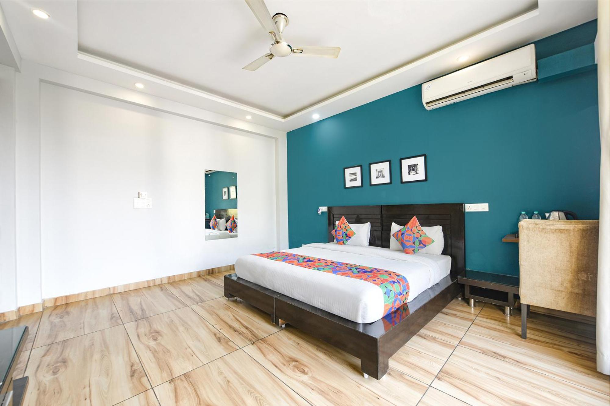 Hotel Fabhotel Suits Gurgaon