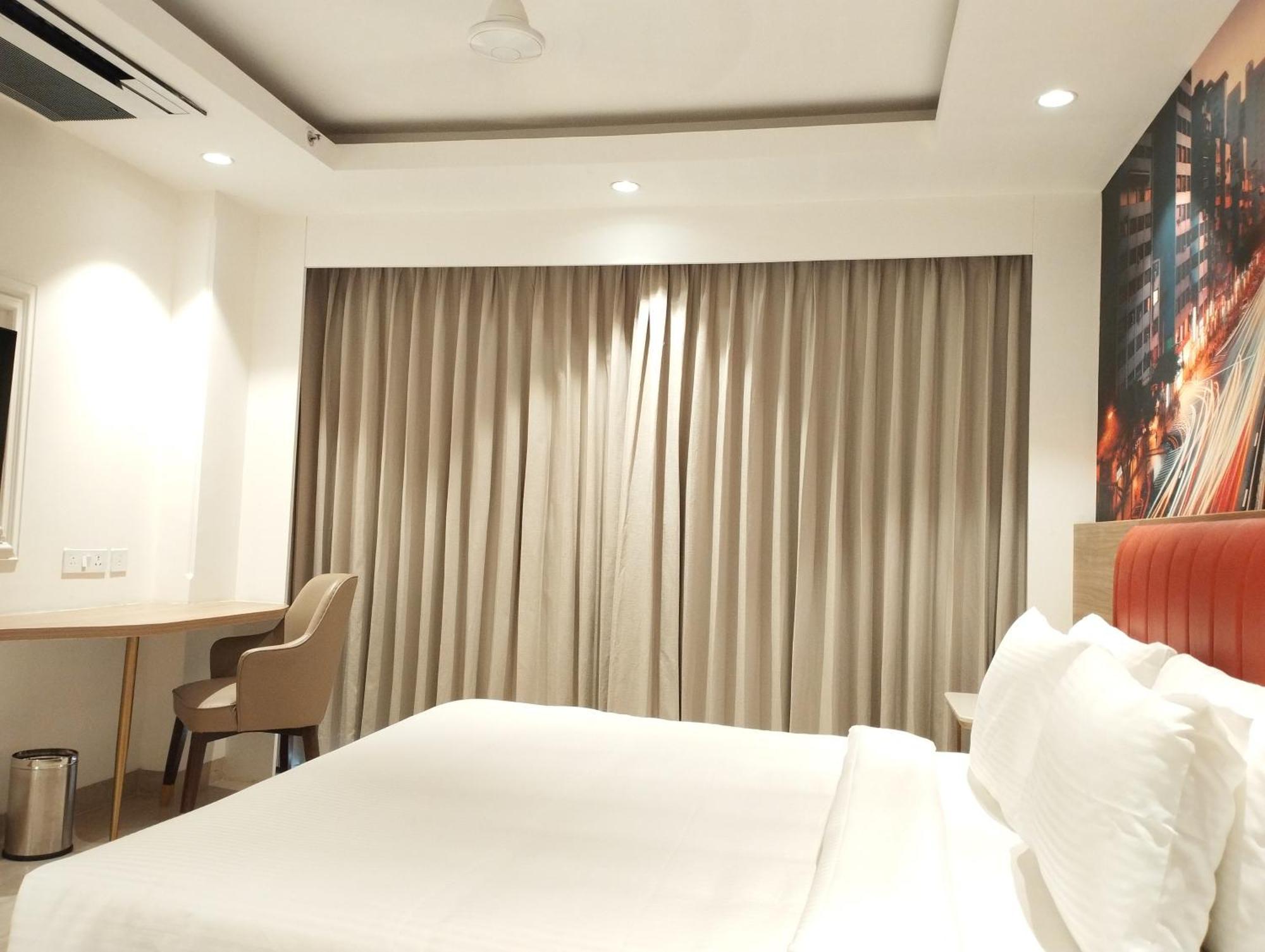 Alivaa Gurugram Sohna Road Center Hotel