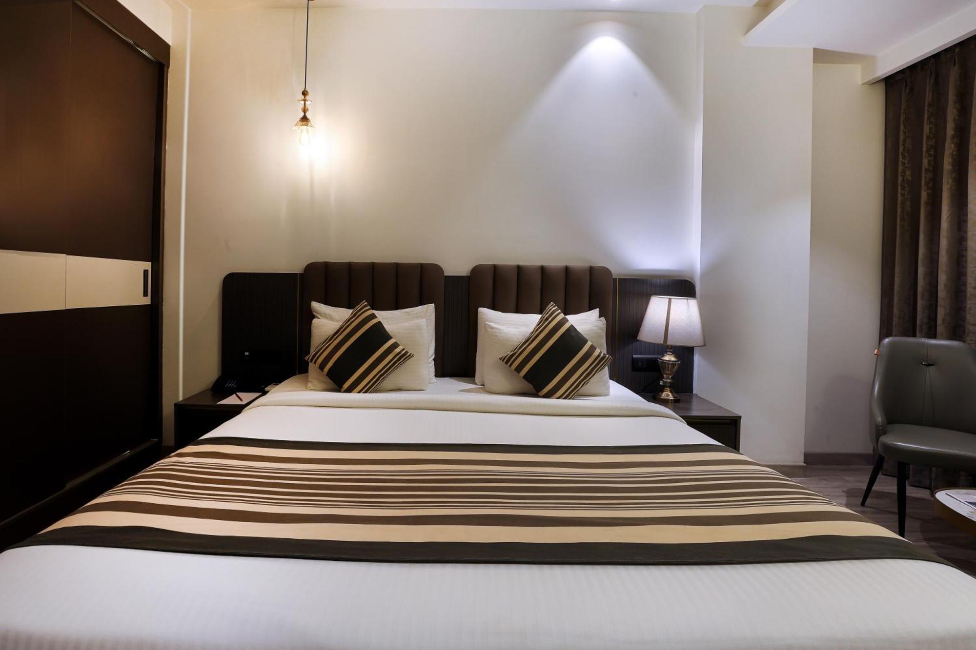Hotel Opo Iffco Chowk Gurgaon