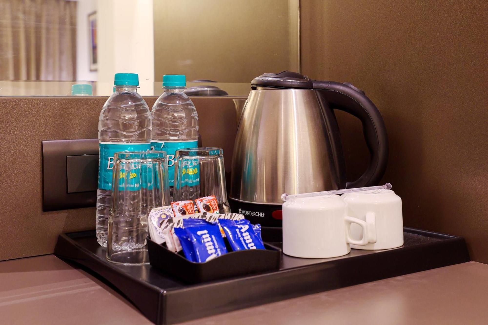 Opo Iffco Chowk Hotel 4*