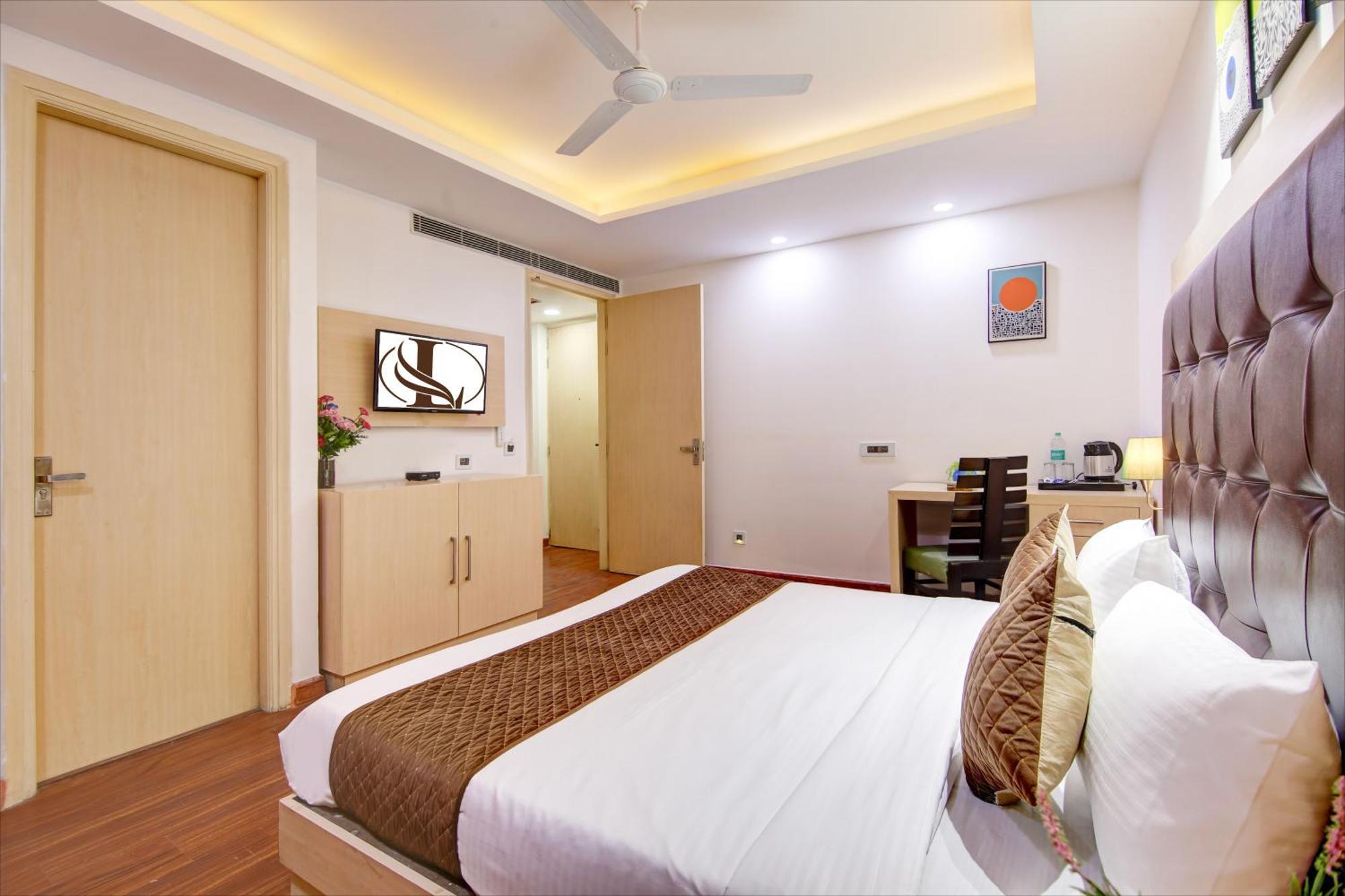 Hotel Limewood - Unitech Cyber Park