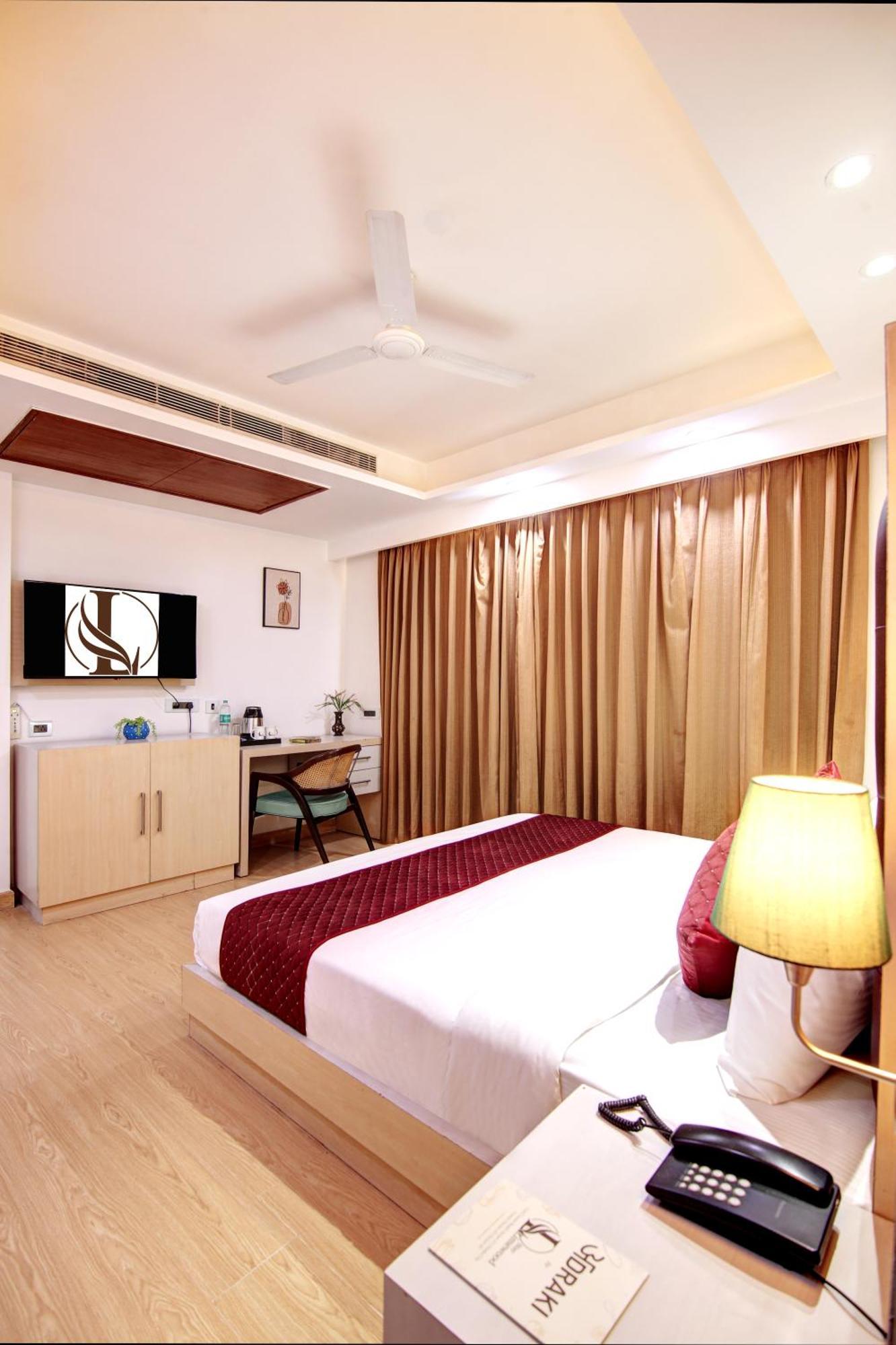Limewood - Unitech Cyber Park 3*