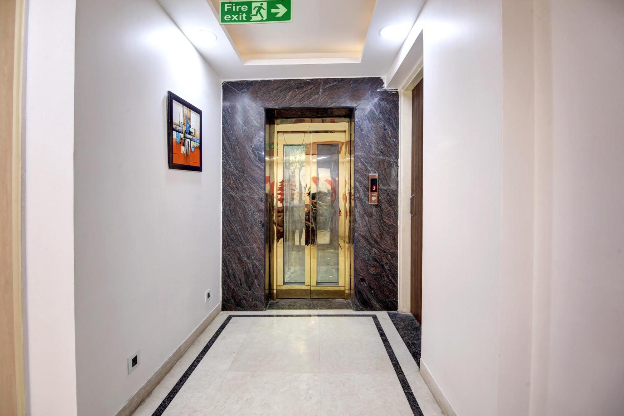 Limewood - Unitech Cyber Park Hotel
