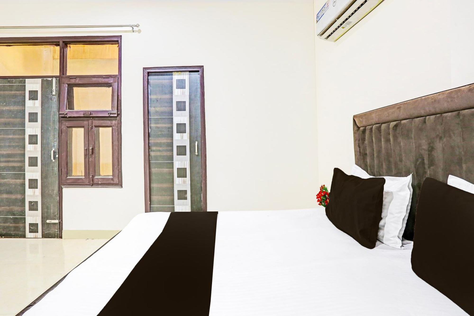 O Redbull Hotel 3*