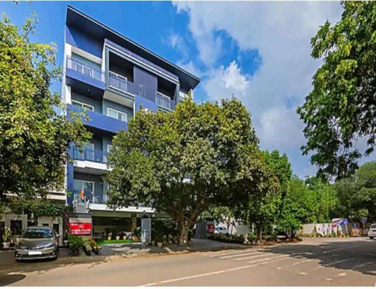 Haris Court- Cyber Hub 3* Gurgaon