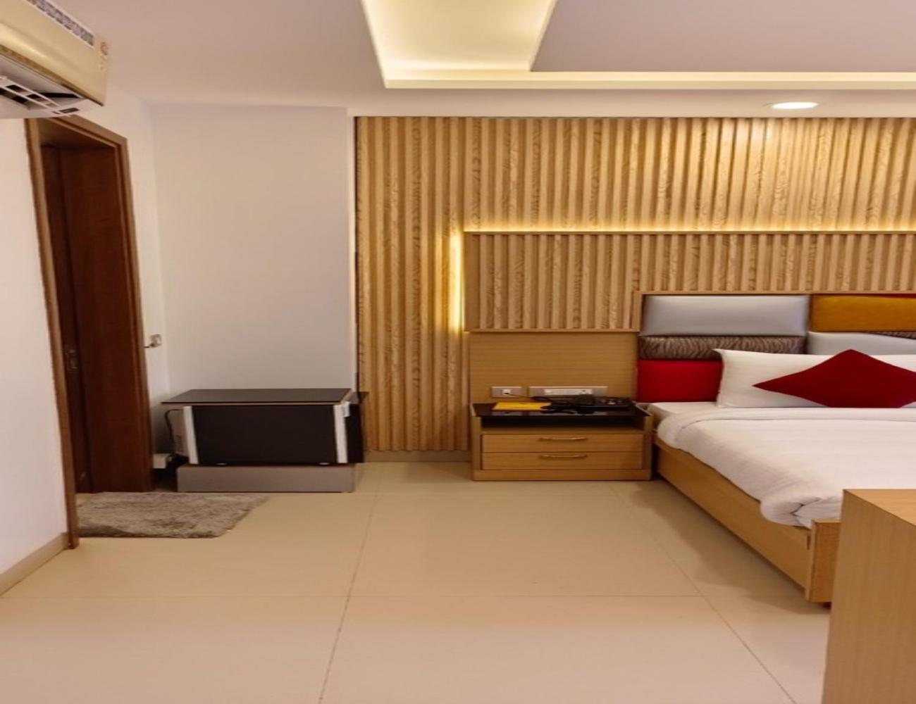 Haris Court- Cyber Hub Hotel