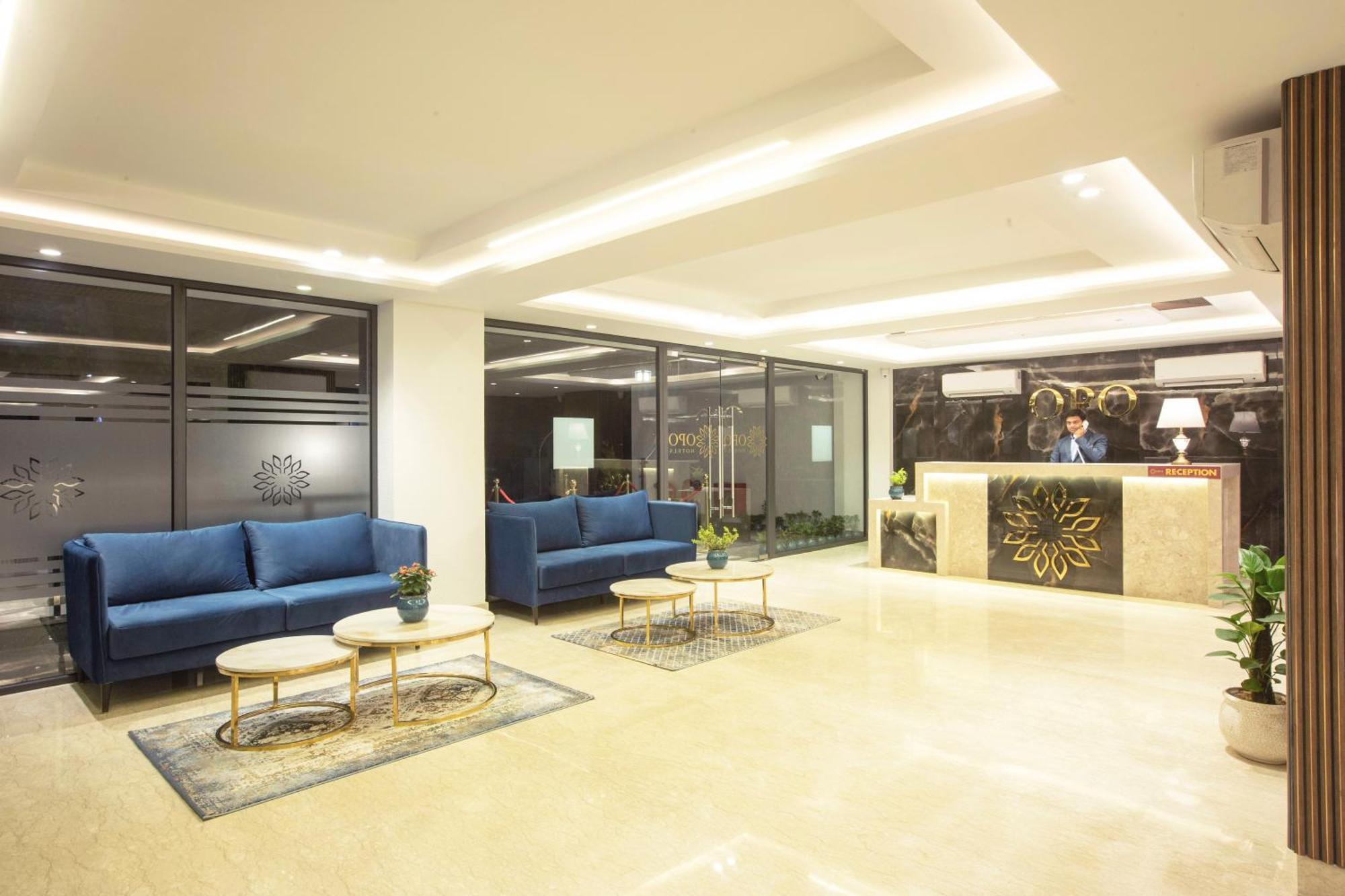 Opo Iffco Chowk Hotel 4*