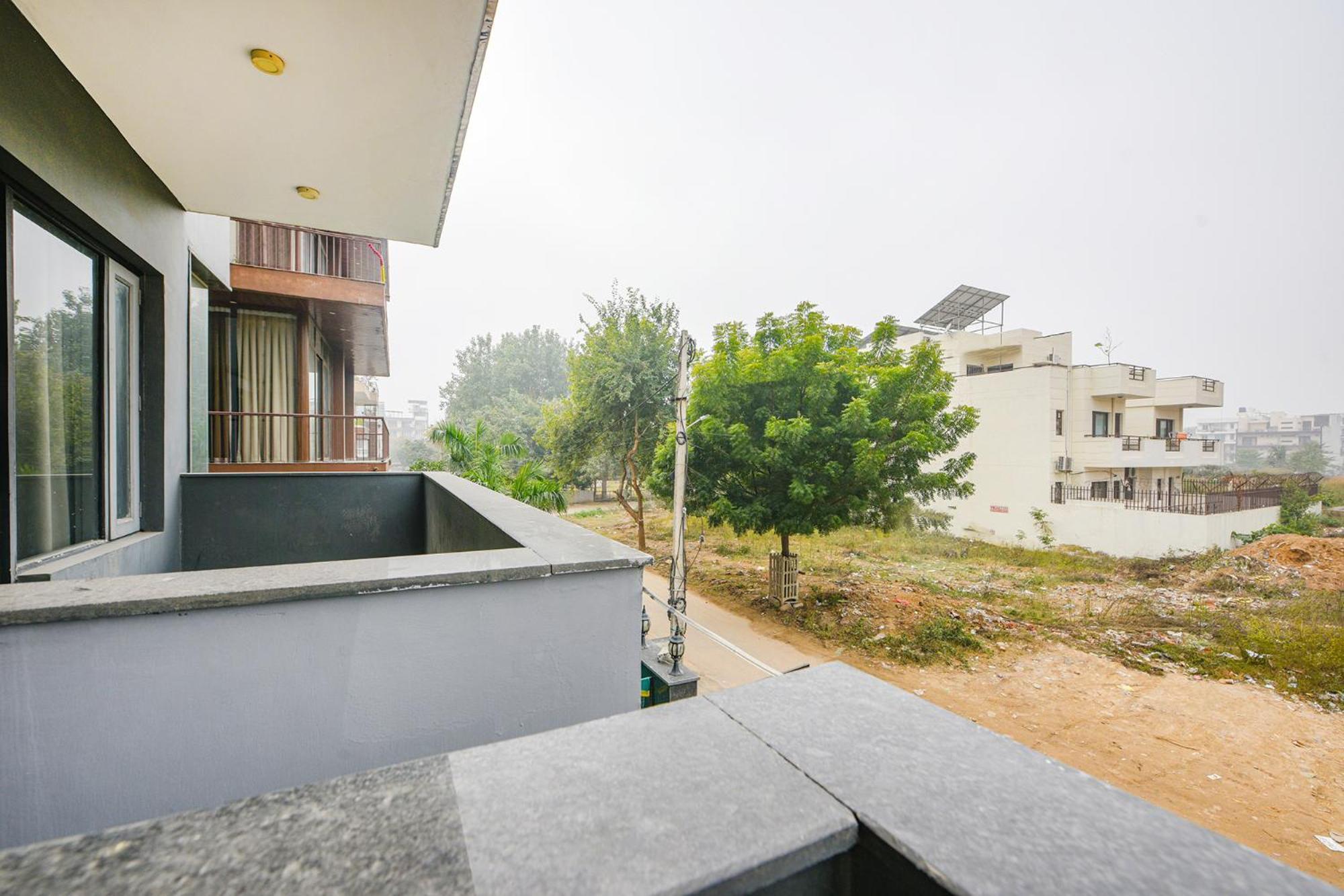 Hotel Fabhotel Comfort Residency I Gurgaon