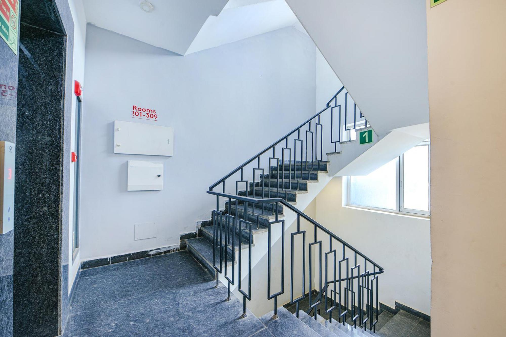 Hotel Fabhotel Comfort Residency I