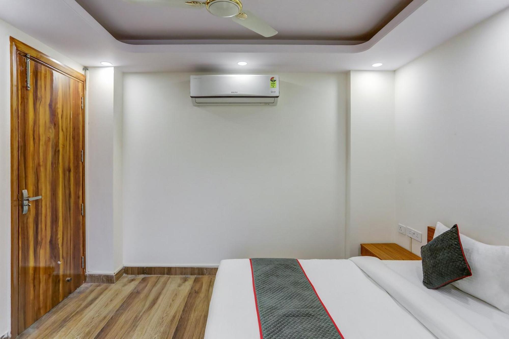 Collection O The Doors Near Appu Ghar Hotel Gurgaon