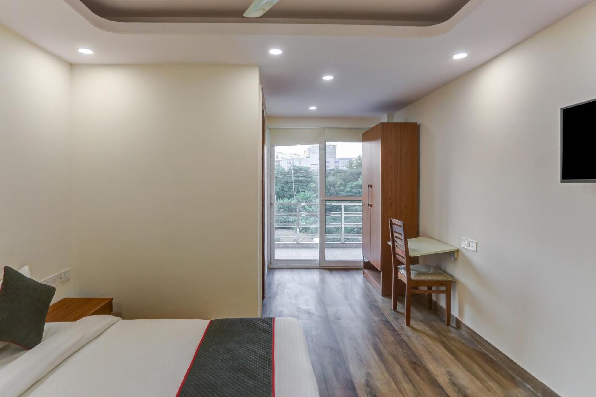 Hotel Collection O The Doors Near Appu Ghar