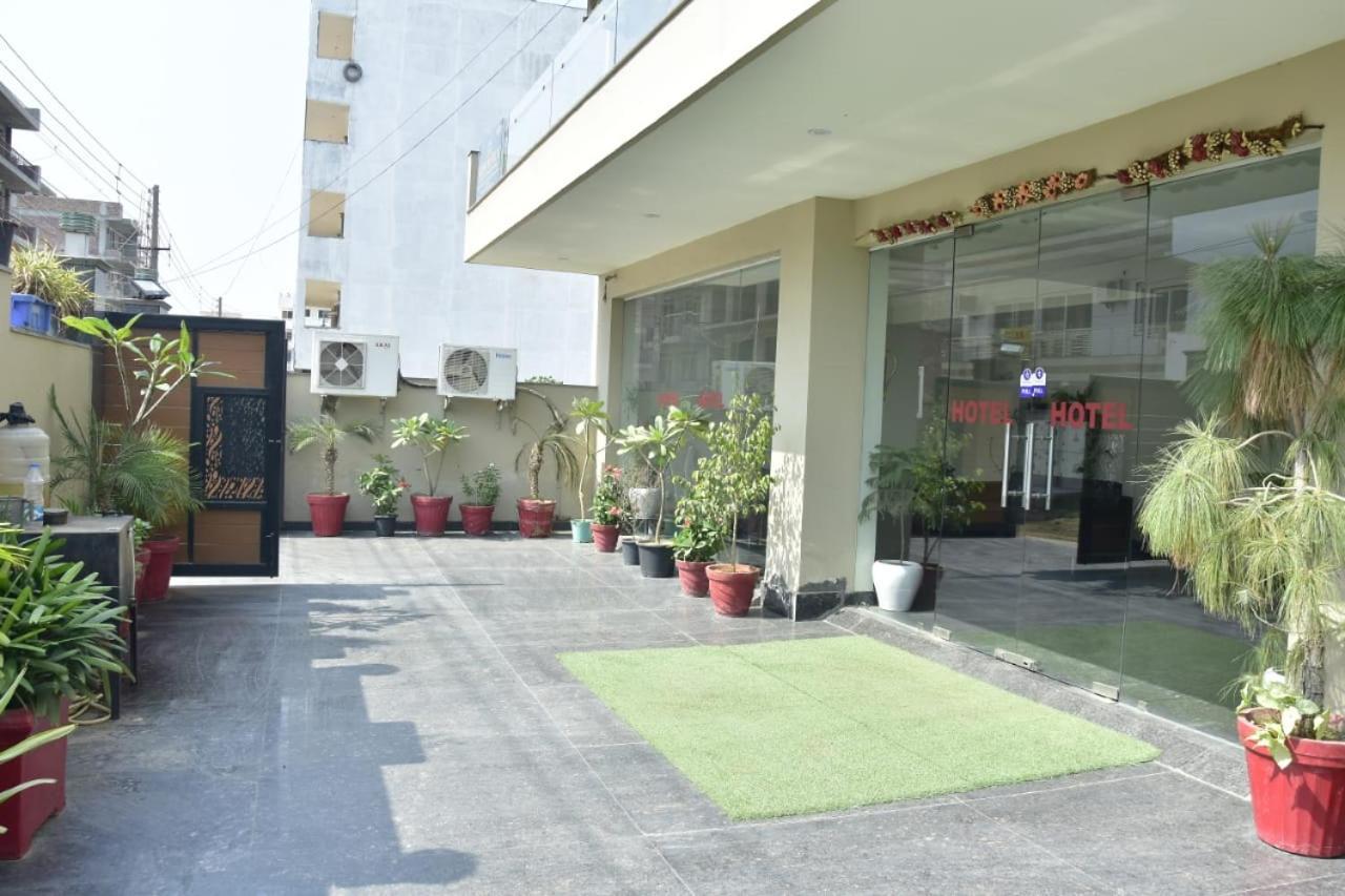 Wedlock Subhash Chowk 3* Gurgaon