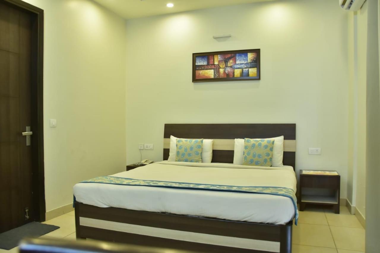 Wedlock Subhash Chowk 3* Gurgaon