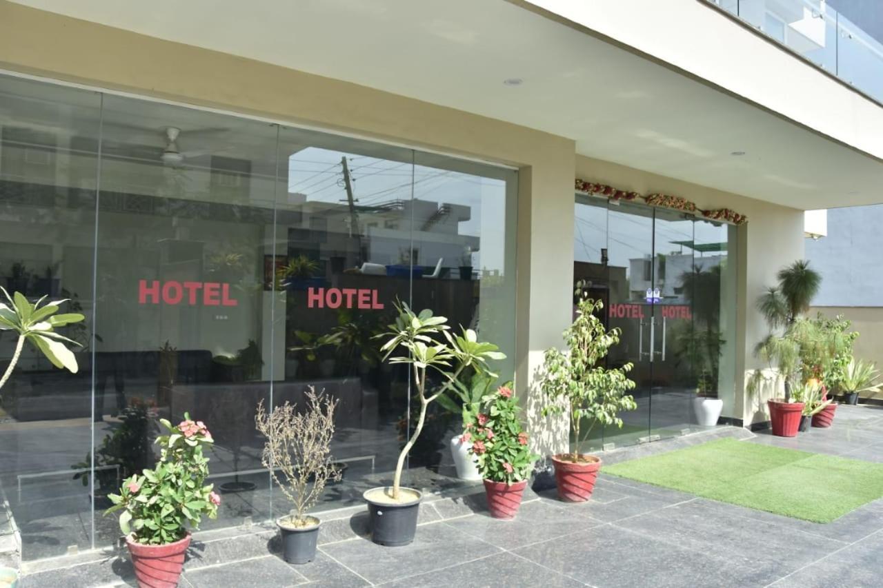 Wedlock Subhash Chowk Gurgaon
