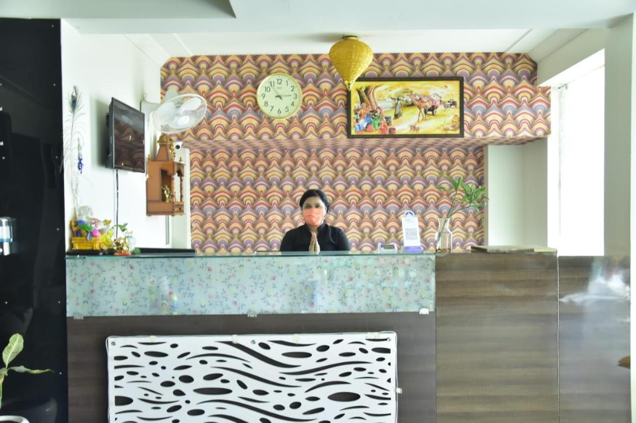 Hotel Wedlock Subhash Chowk Gurgaon