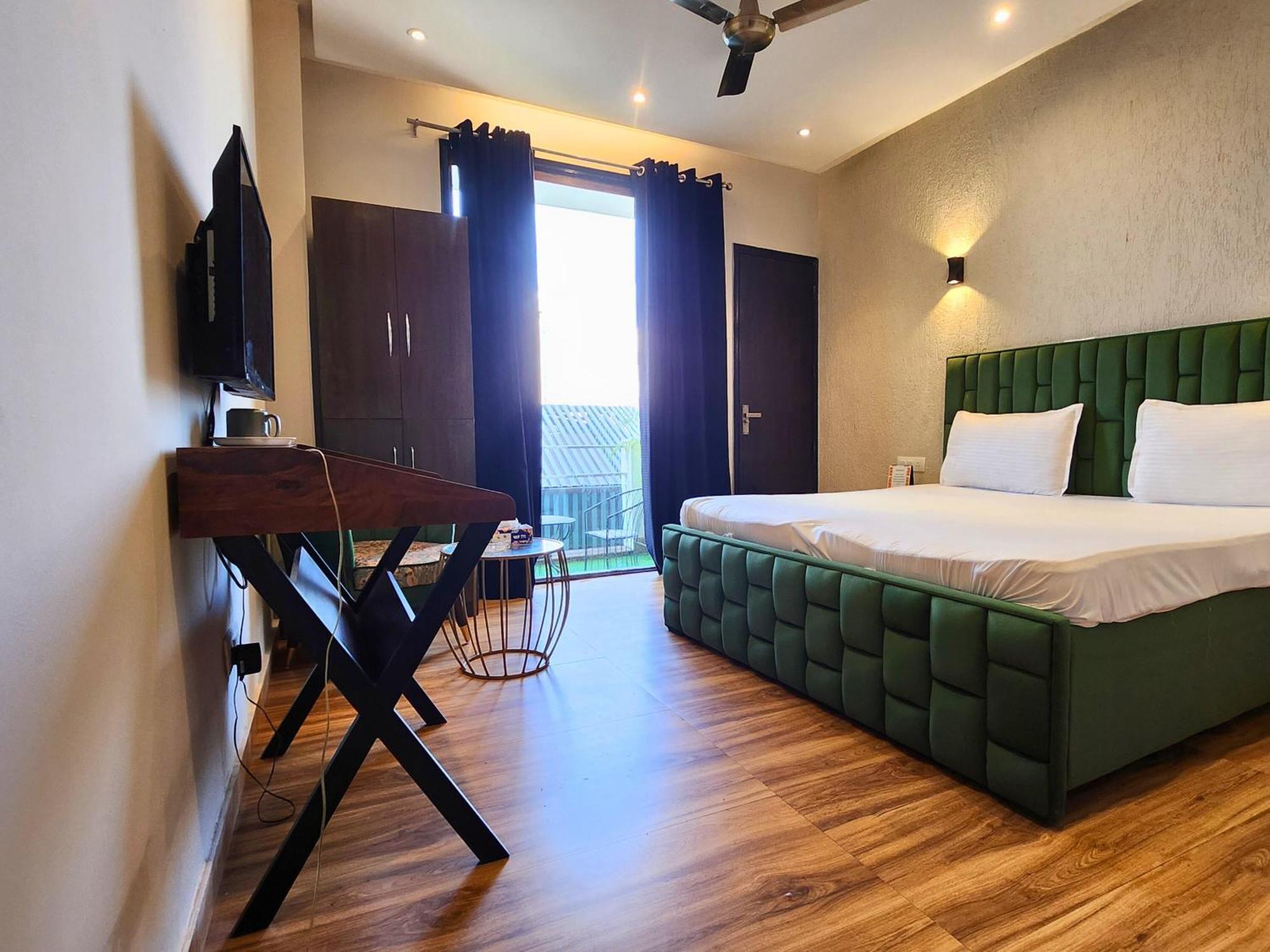 Hotel Premier - Golf Course Road ,gurgaon Gurgaon